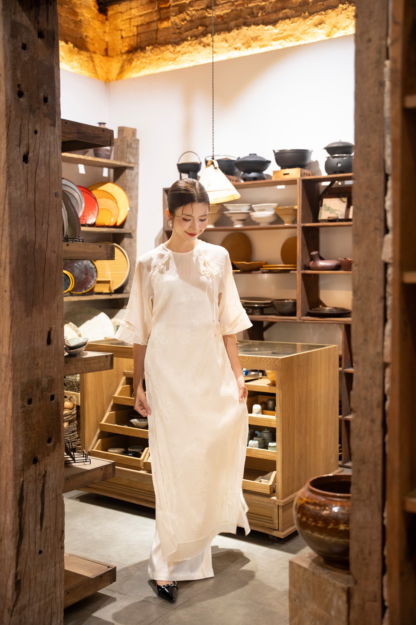 Goi-y-5-mau-ao-dai-Tet-2026-duoc-cac-hoa-a-hau-va-dien-vien-uu-ai-lua-chon-2.jpg