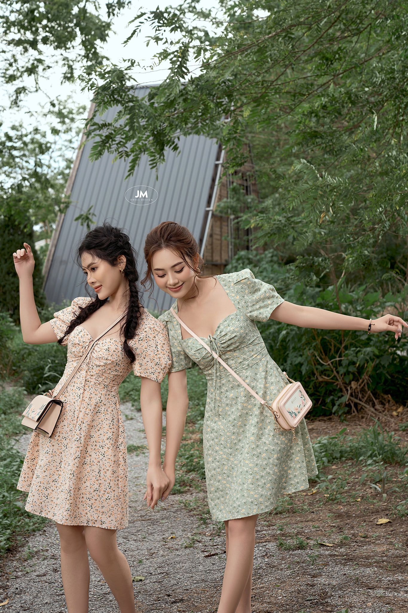 TOP 5+ MẪU ĐẦM HOA NHÍ CHÀO HÈ CỰC NỮ TÍNH