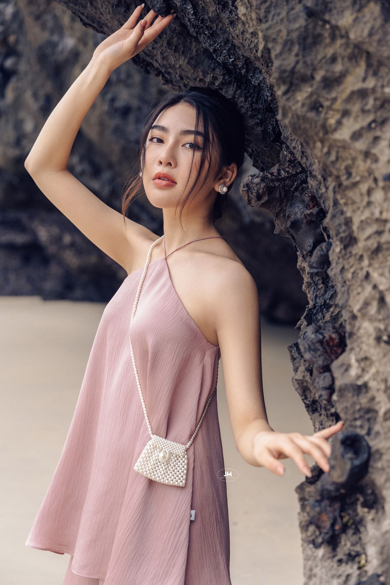Áo yếm đan dây sau lưng