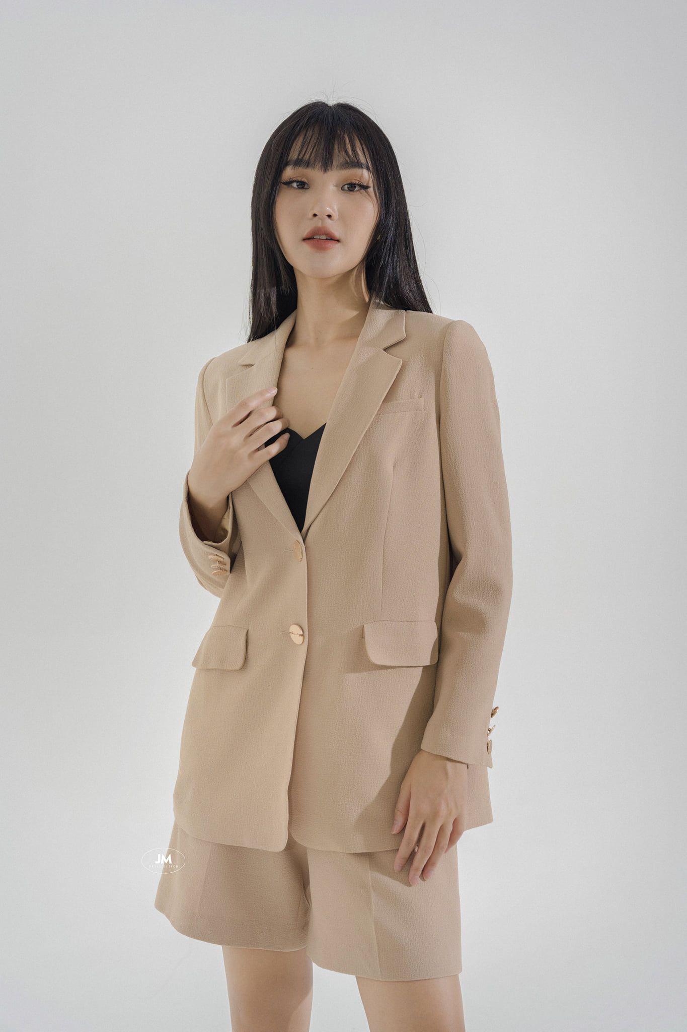 Áo BLZ,1 hàng cúc , vạt sẻ sau