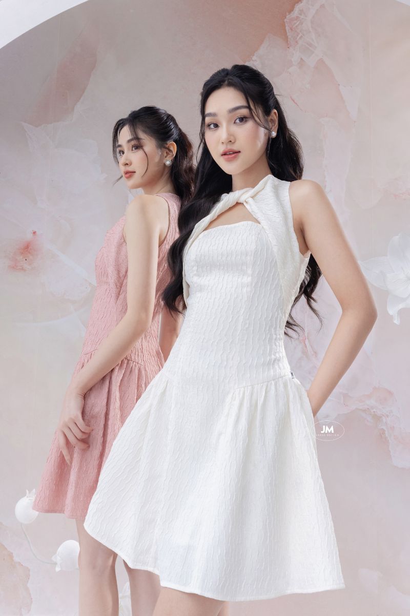 Đầm cổ ngang xoắn