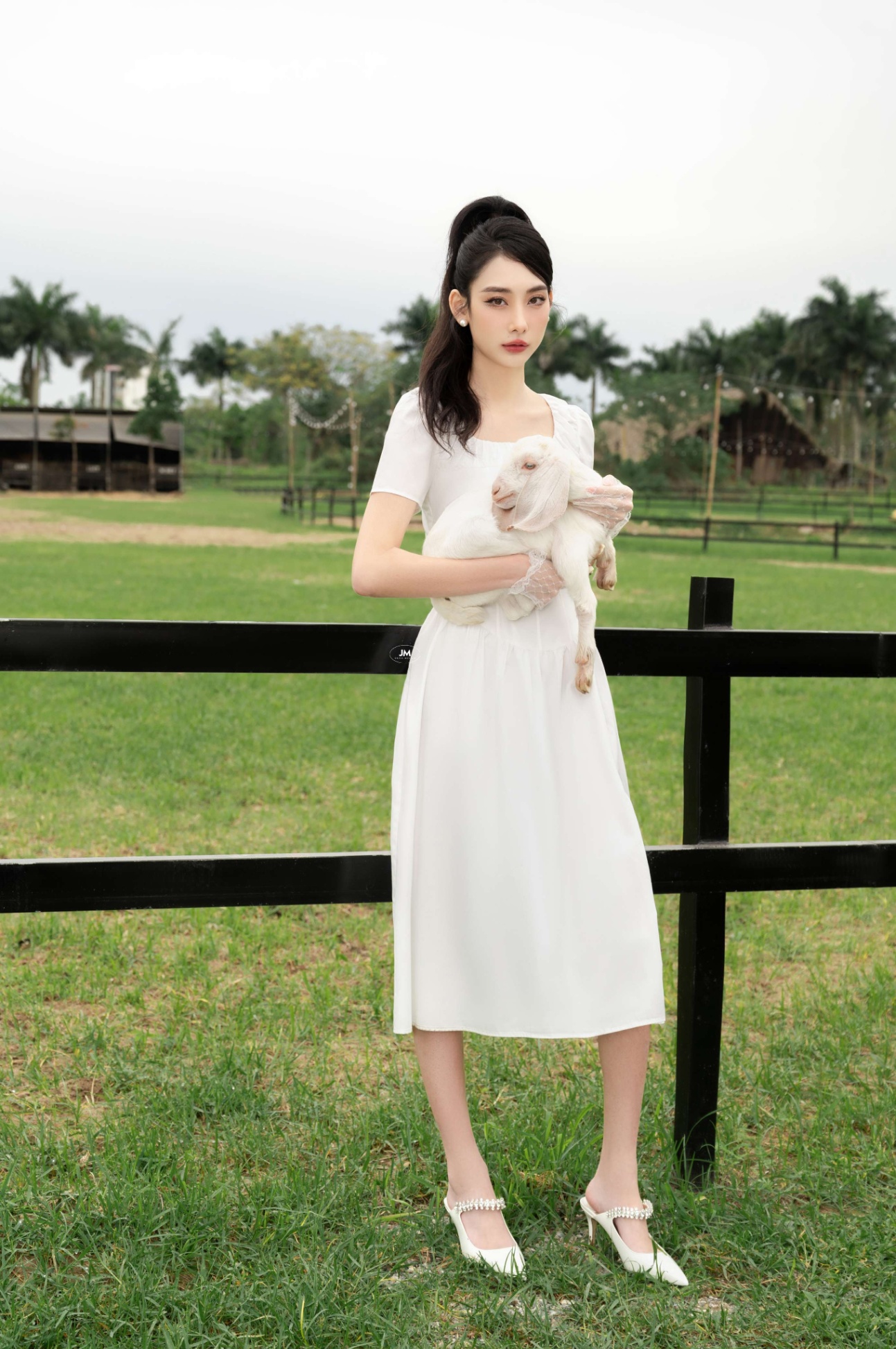 Đầm cổ u nhún đè corset