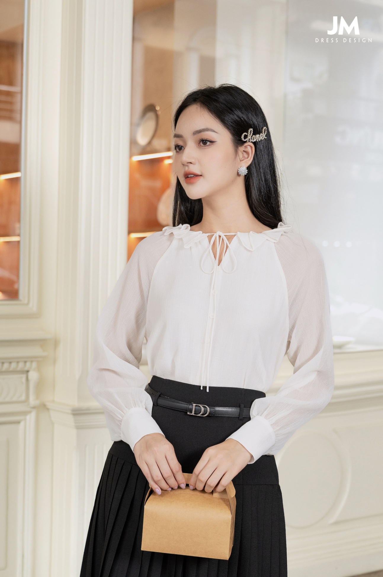 Áo sơ mi cổ V phối bèo tay raclang