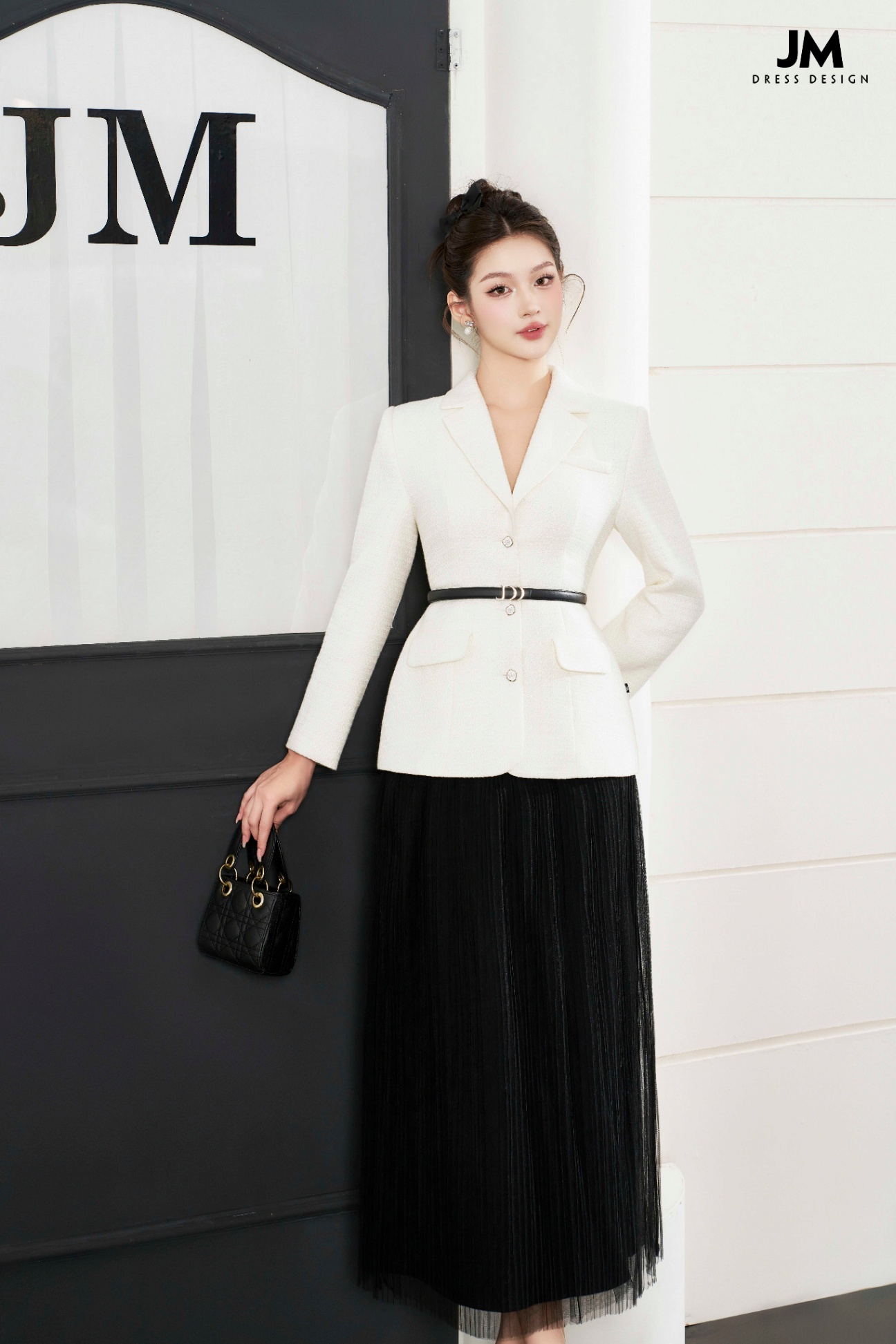 Áo Tweed ve K ngắn
