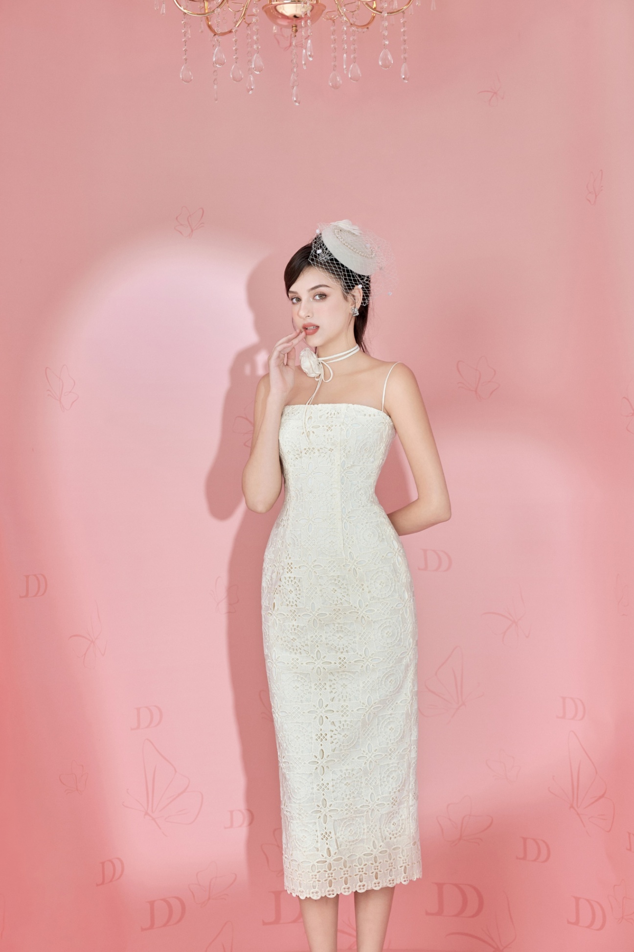 Đầm ren 2 dây bút chì (không dây hoa cài cổ)