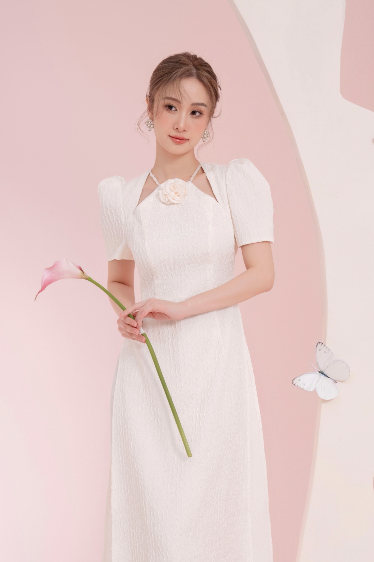 Áo dài cổ yếm