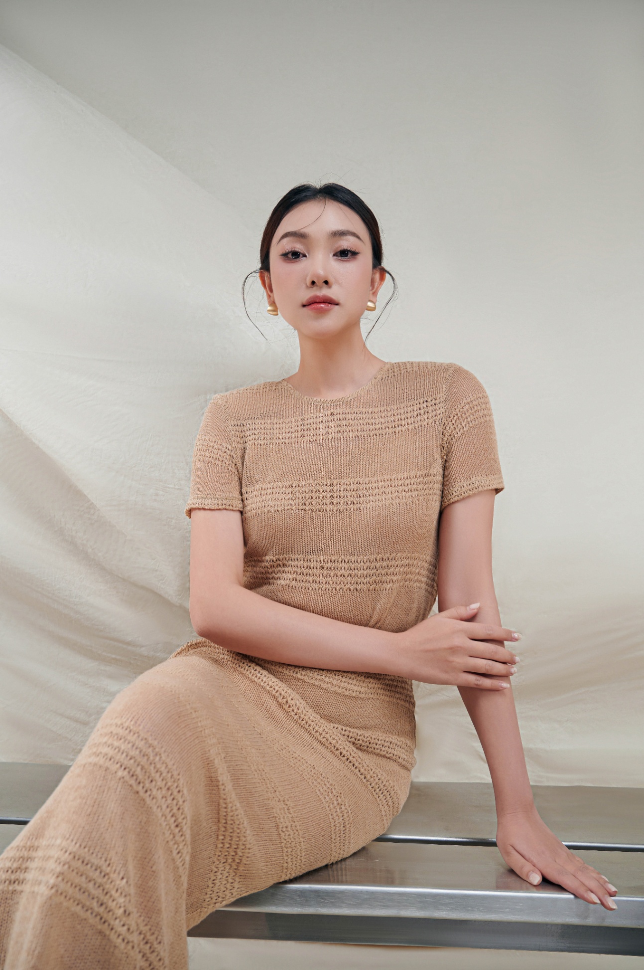 Áo crop top cổ tròn đệm vai