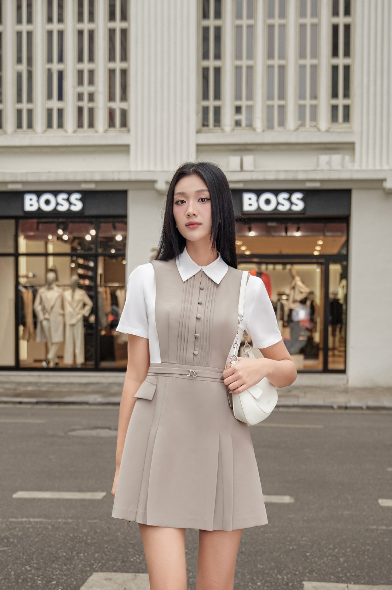 Đầm cổ đức, nắp túi dương phối vải