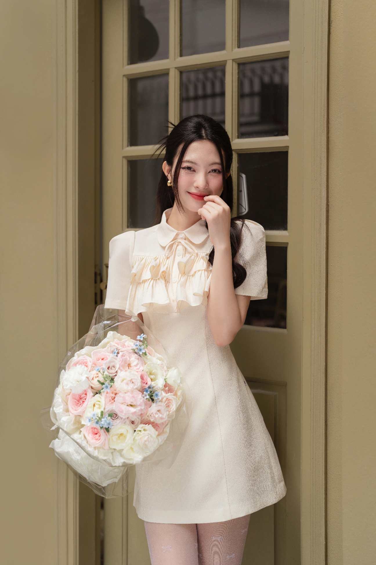 Đầm cổ tròn, xếp ly ngực