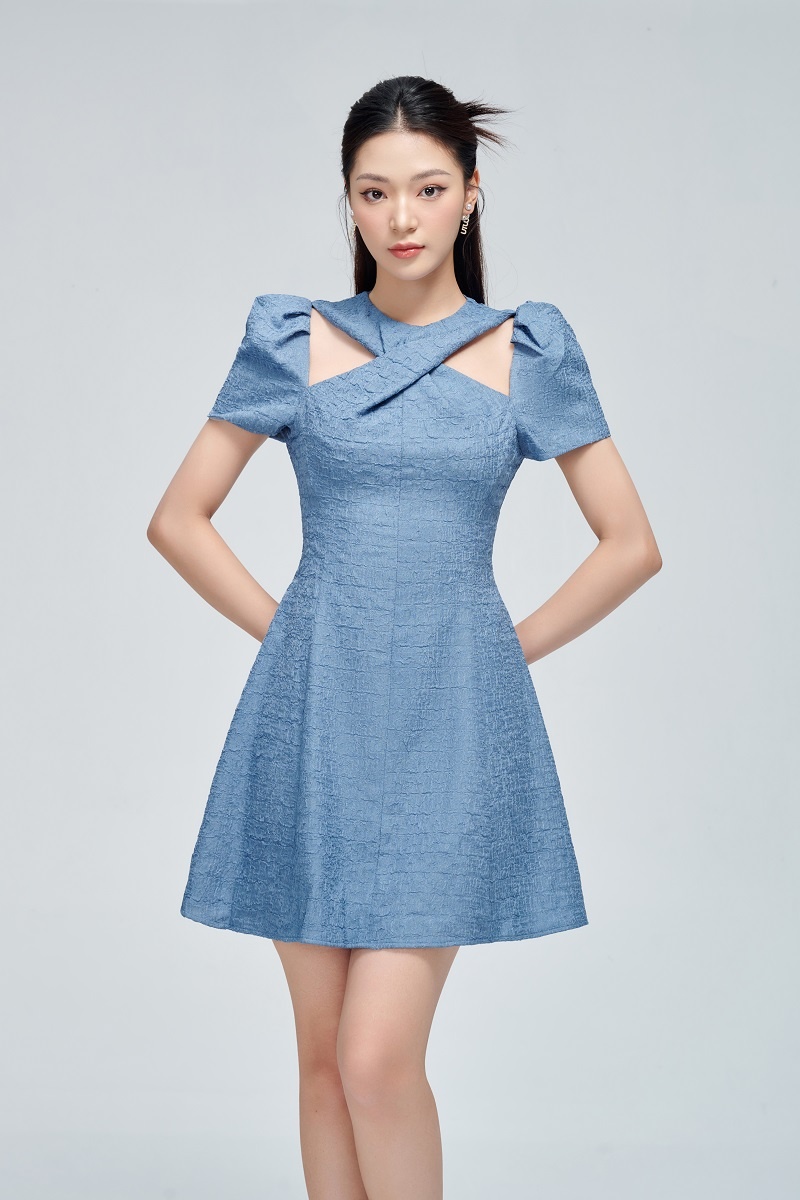 Đầm hở vai xoắn ngực