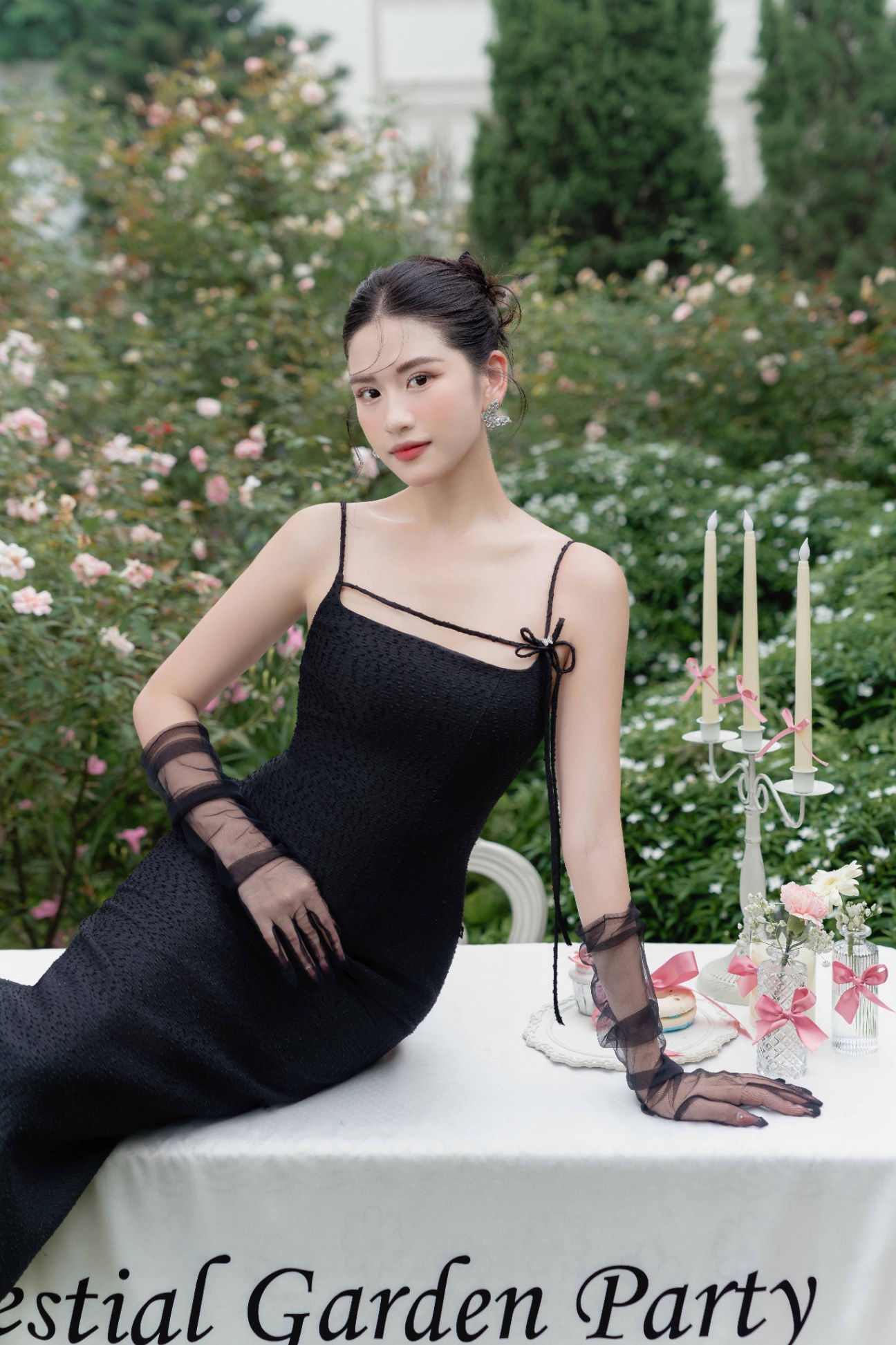 Đầm 2 dây body đính nơ ngực