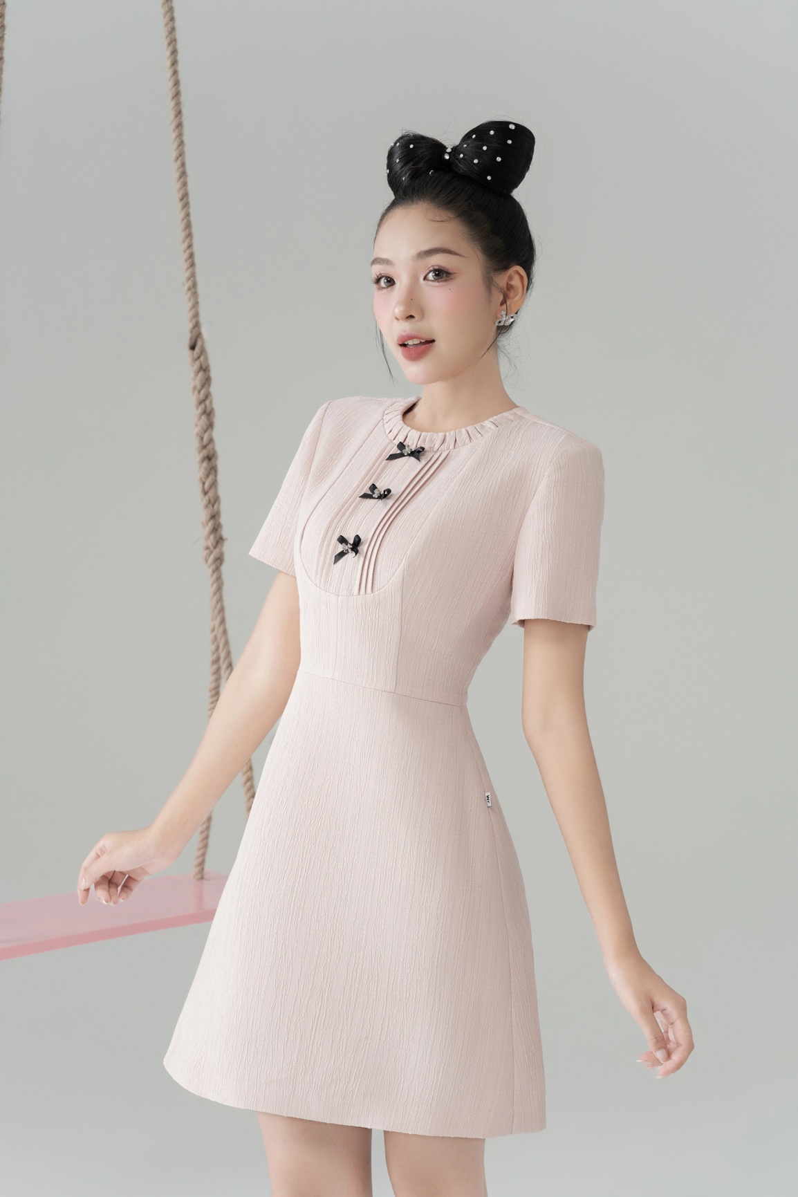 Đầm dáng A bấu ly phối nơ