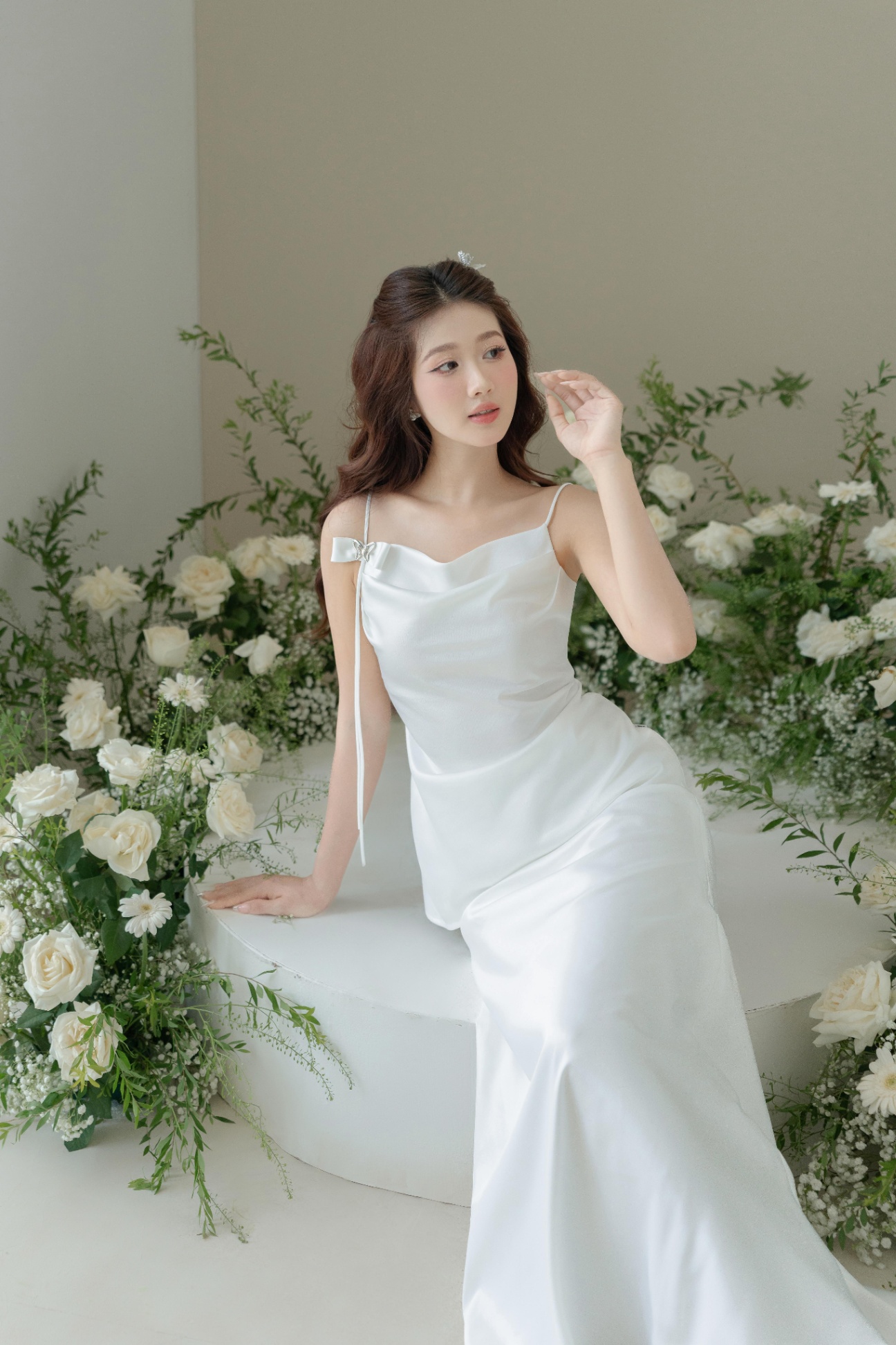 Áo cổ đổ đính nơ