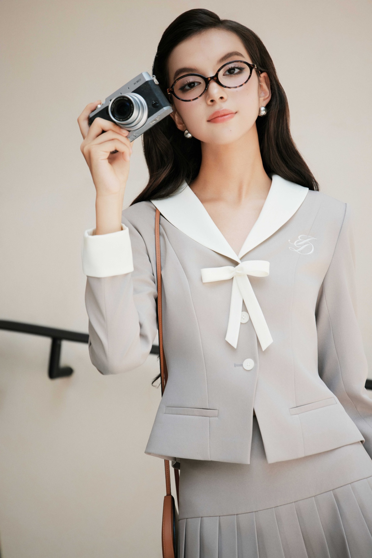 Áo blazer phối cổ sen dáng ôm