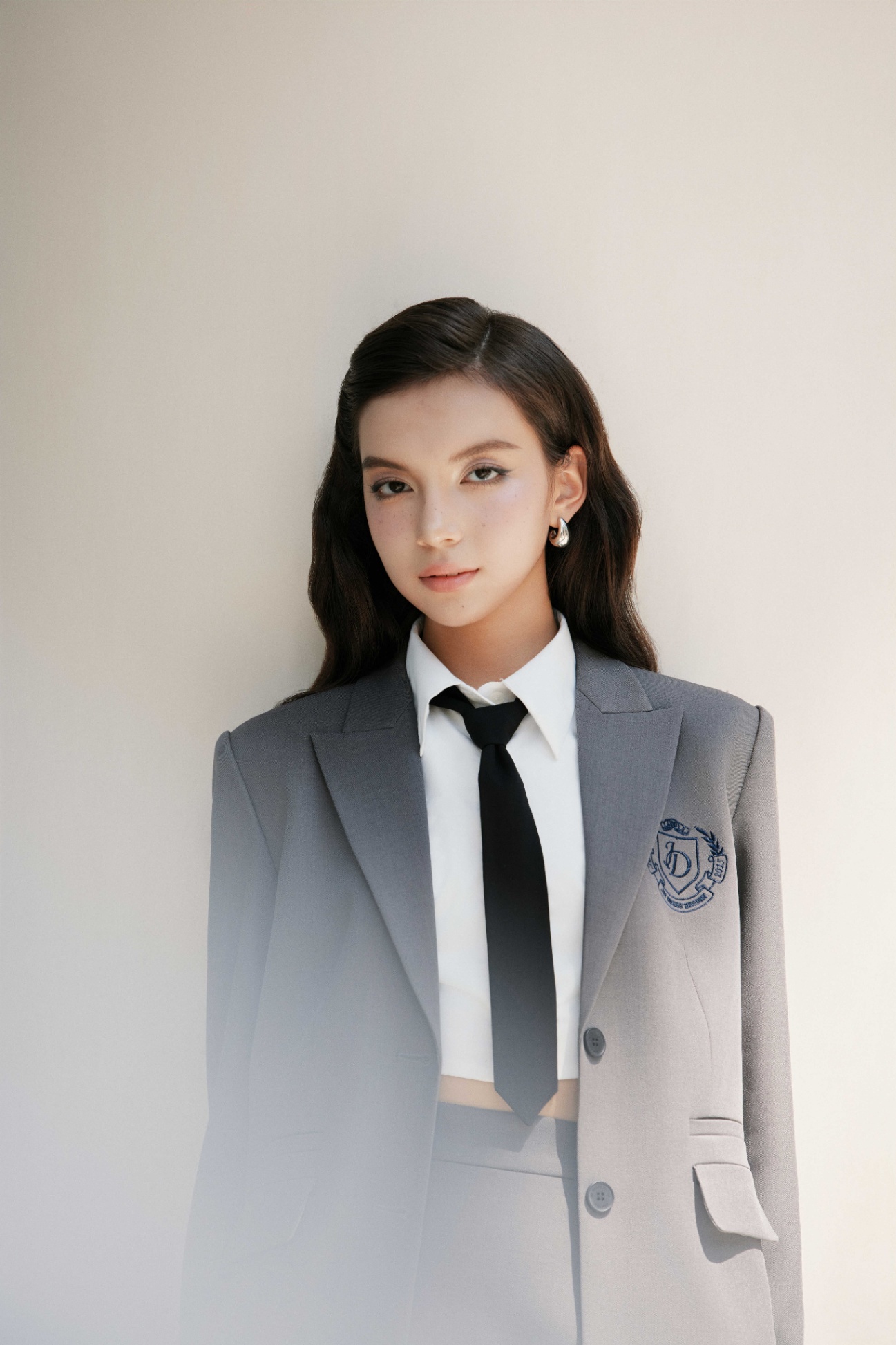 Áo blazer dáng suông ve mèo