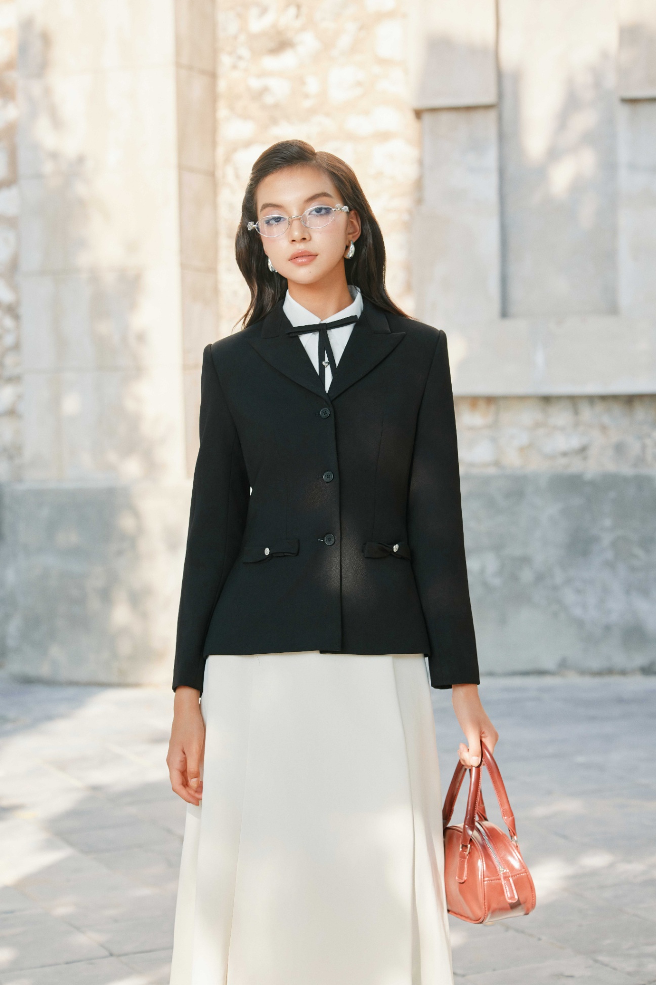 Áo blazer form ôm nơ đính
