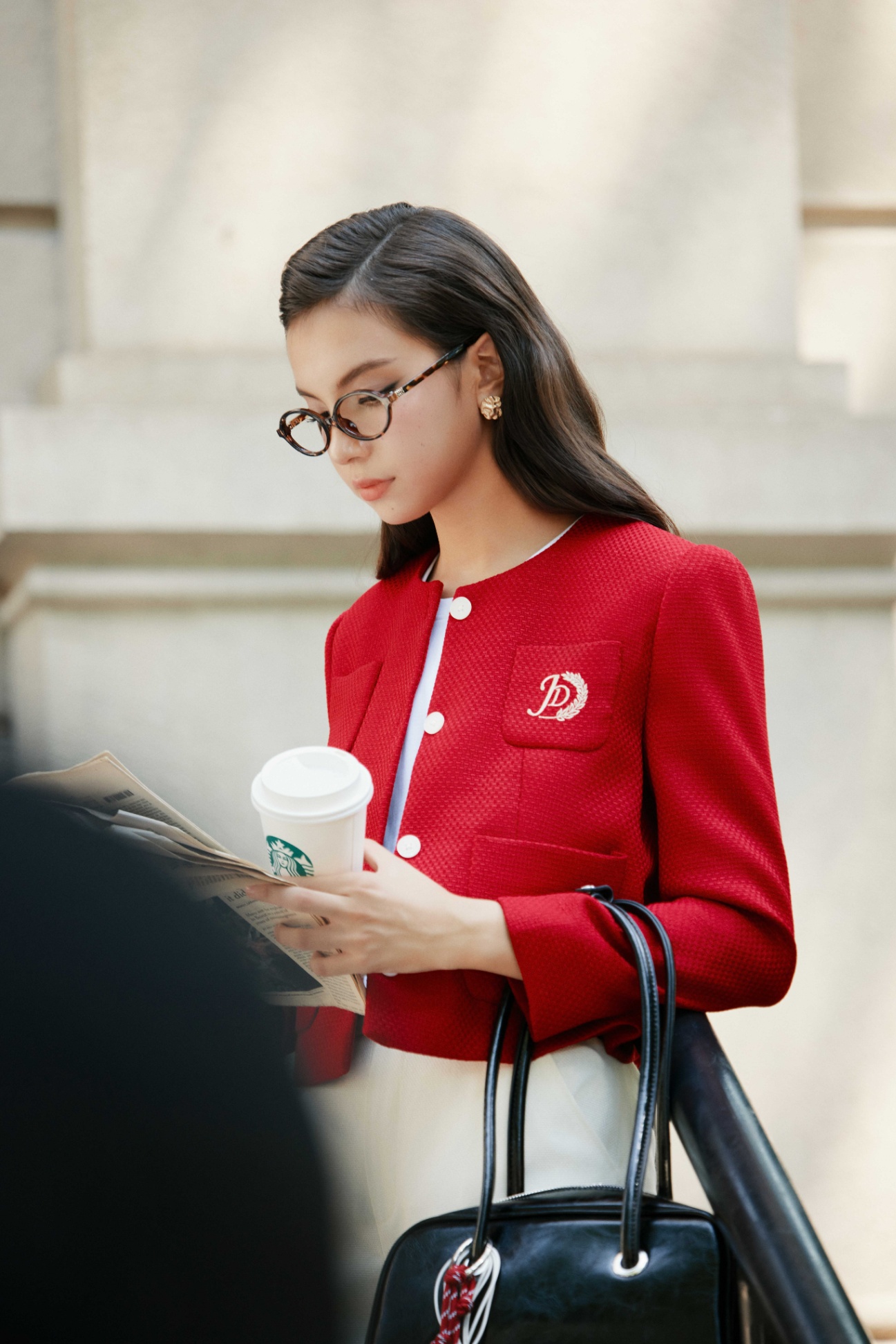 Áo blazer dáng suông cổ tròn 4 túi ốp