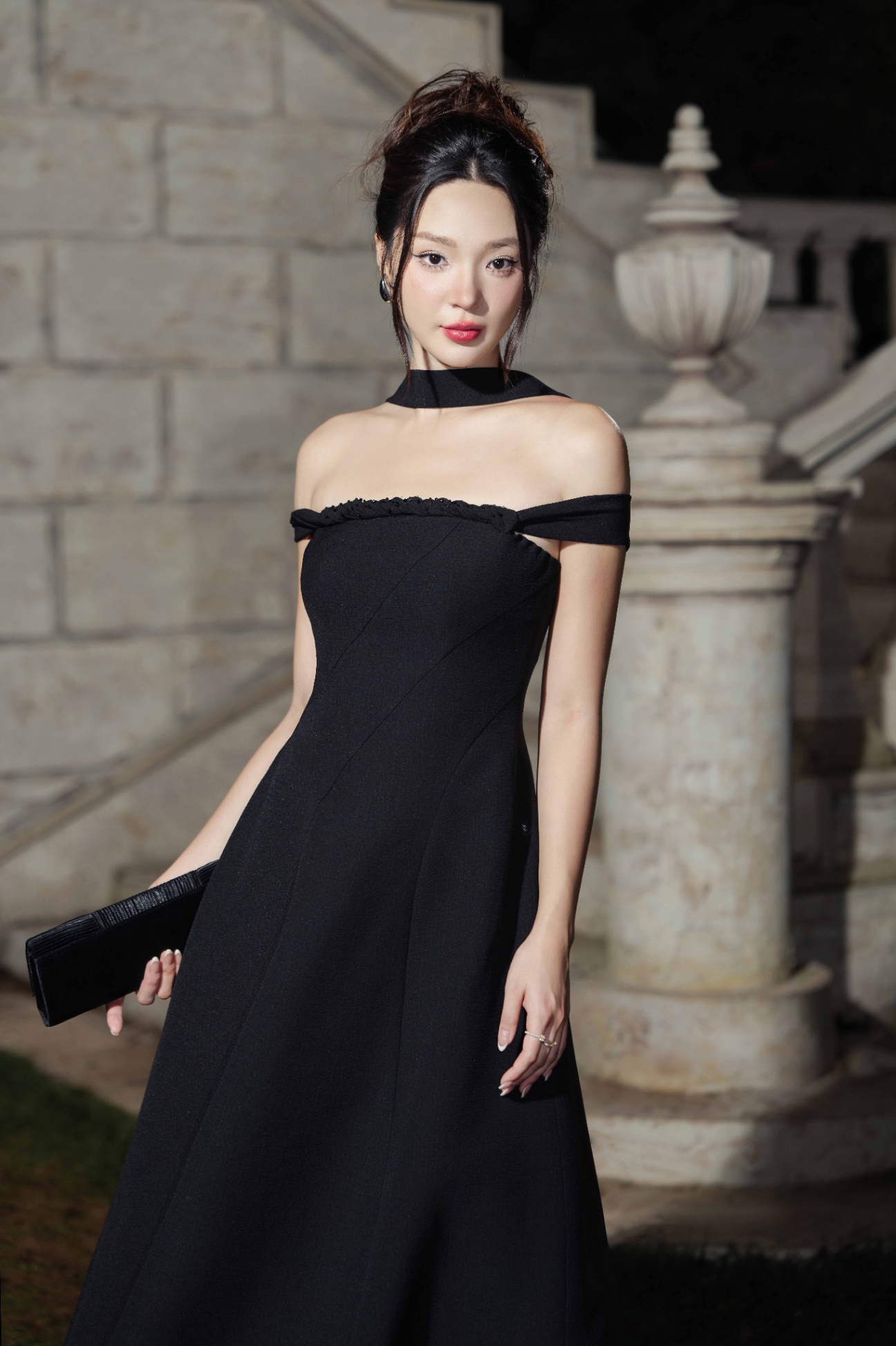 Đầm quây vặn thừng tùng chéo