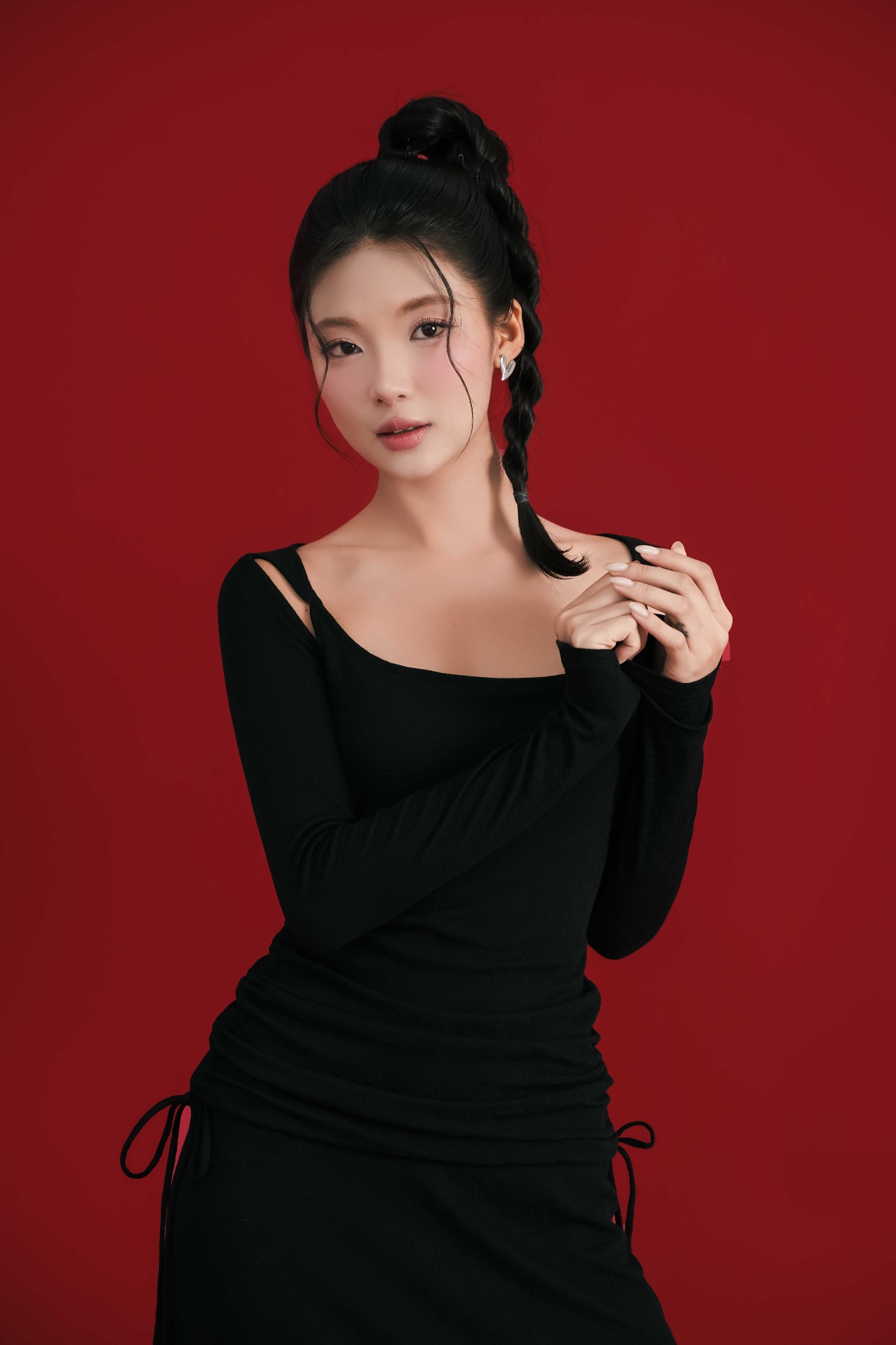 Đầm cổ U nhún 2 bên hông dáng dài