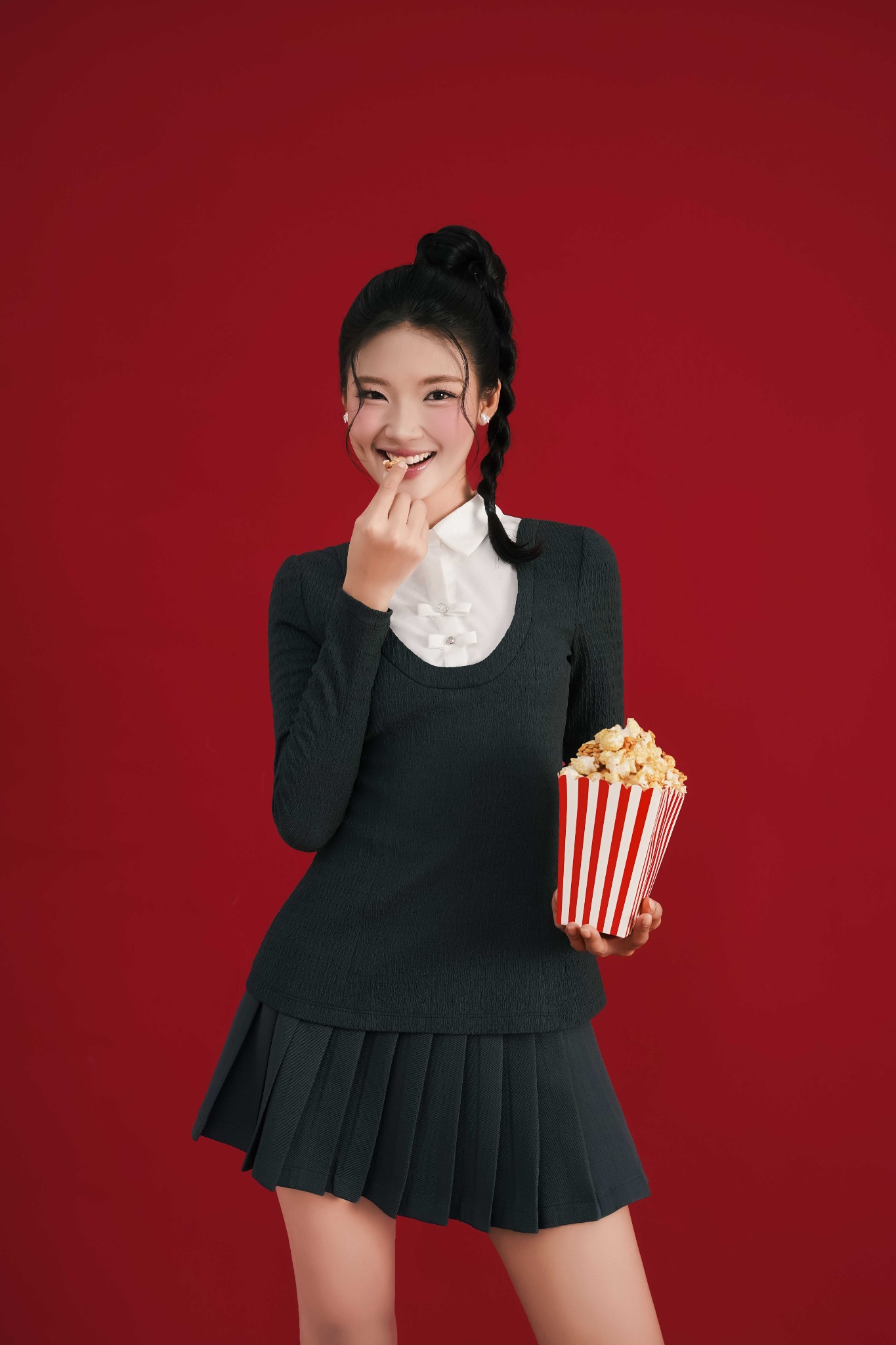 Áo len phối cổ đức