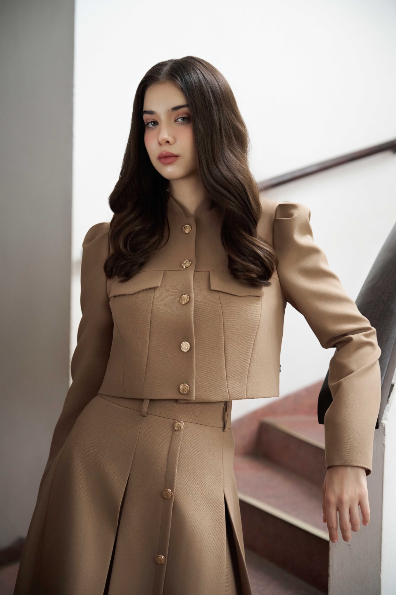 Áo trench coat dáng ngắn tay bồng