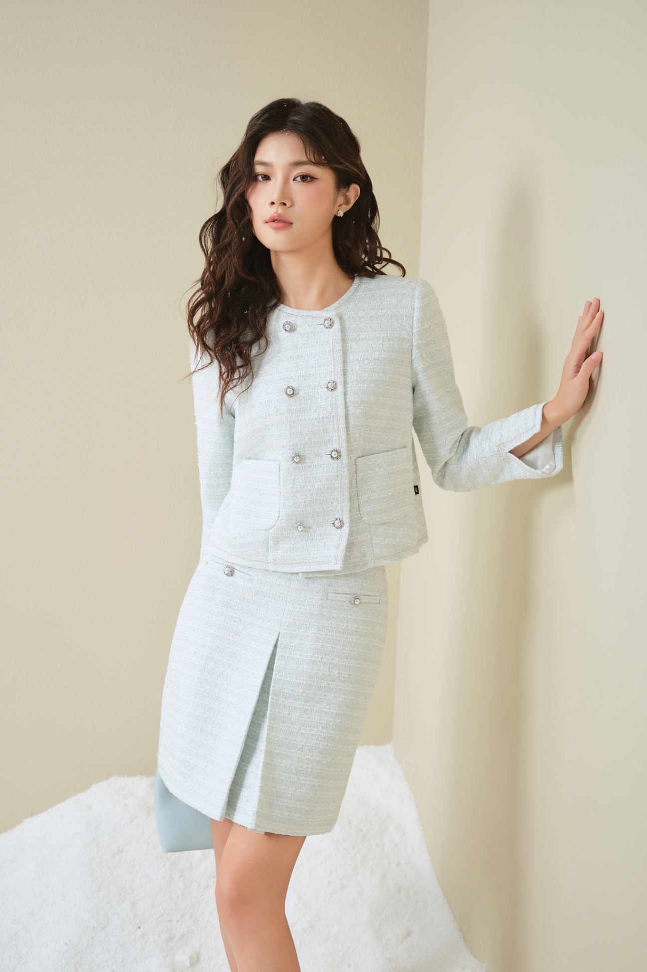 Chân váy A xếp ly chụm giữa