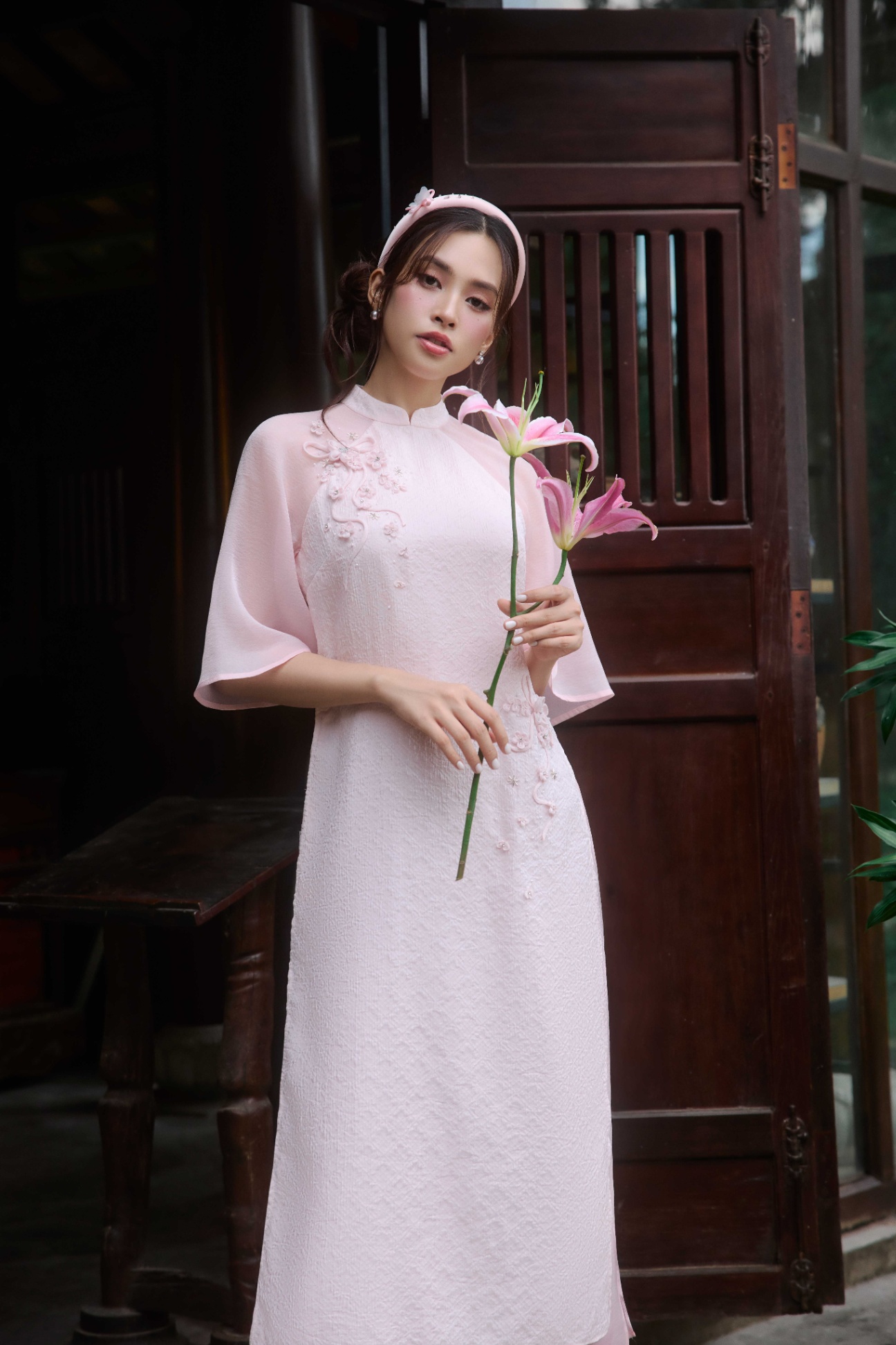 Áo dài Hoa Vũ - Áo dài suông 2 tà phối tơ đính hoa nơ
