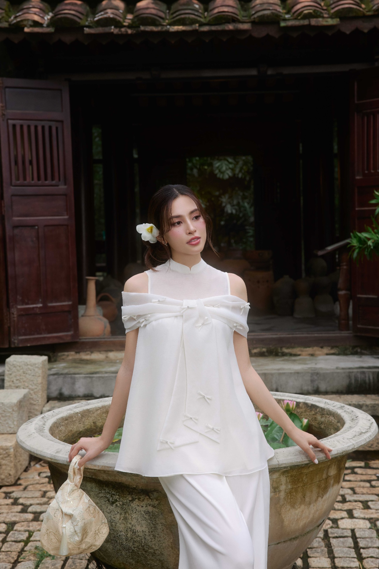 Áo dài Tuyết - Áo cách tân cổ tàu trễ vai nhún