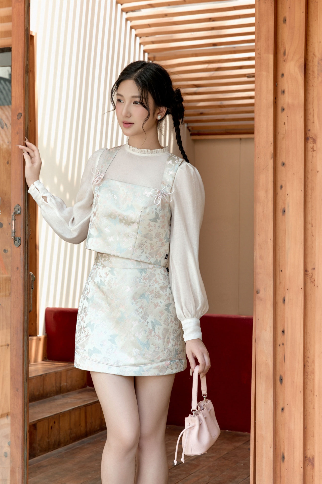 Áo cổ tròn giả yếm tay dài