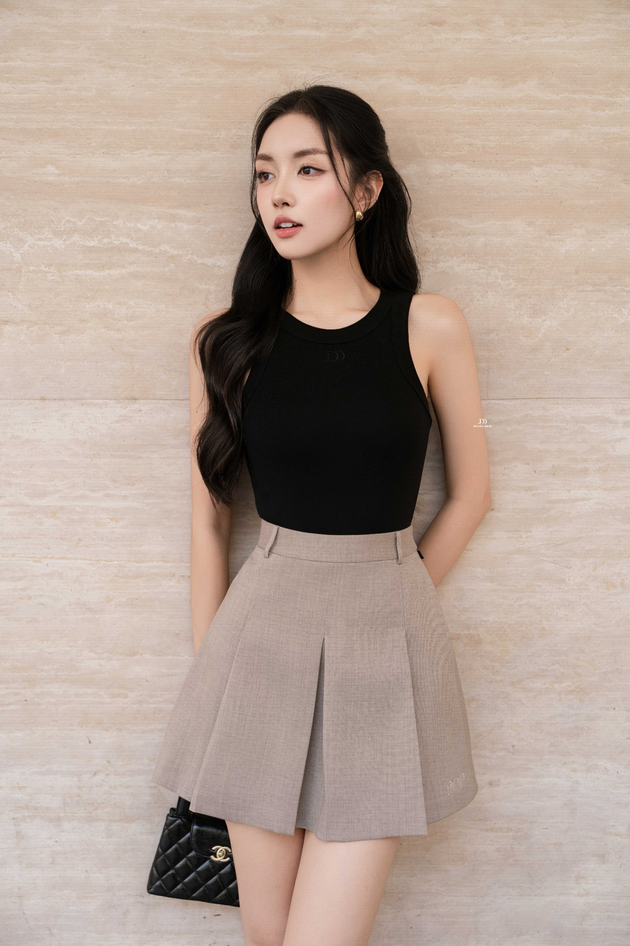 Áo sát nách thêu JDD dưới chân cổ áo