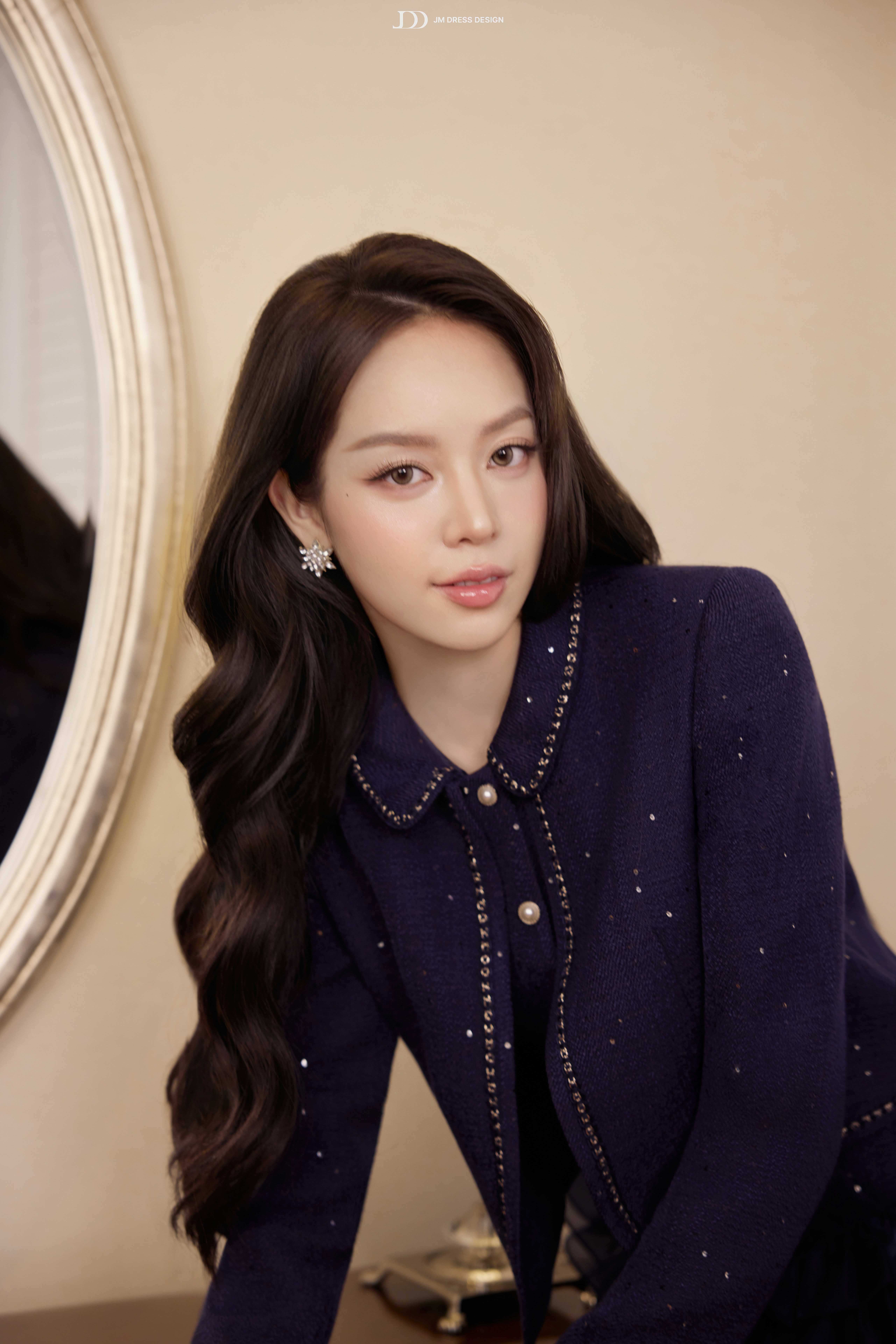 Áo Tweed dáng ngắn cổ tròn lượn gấu