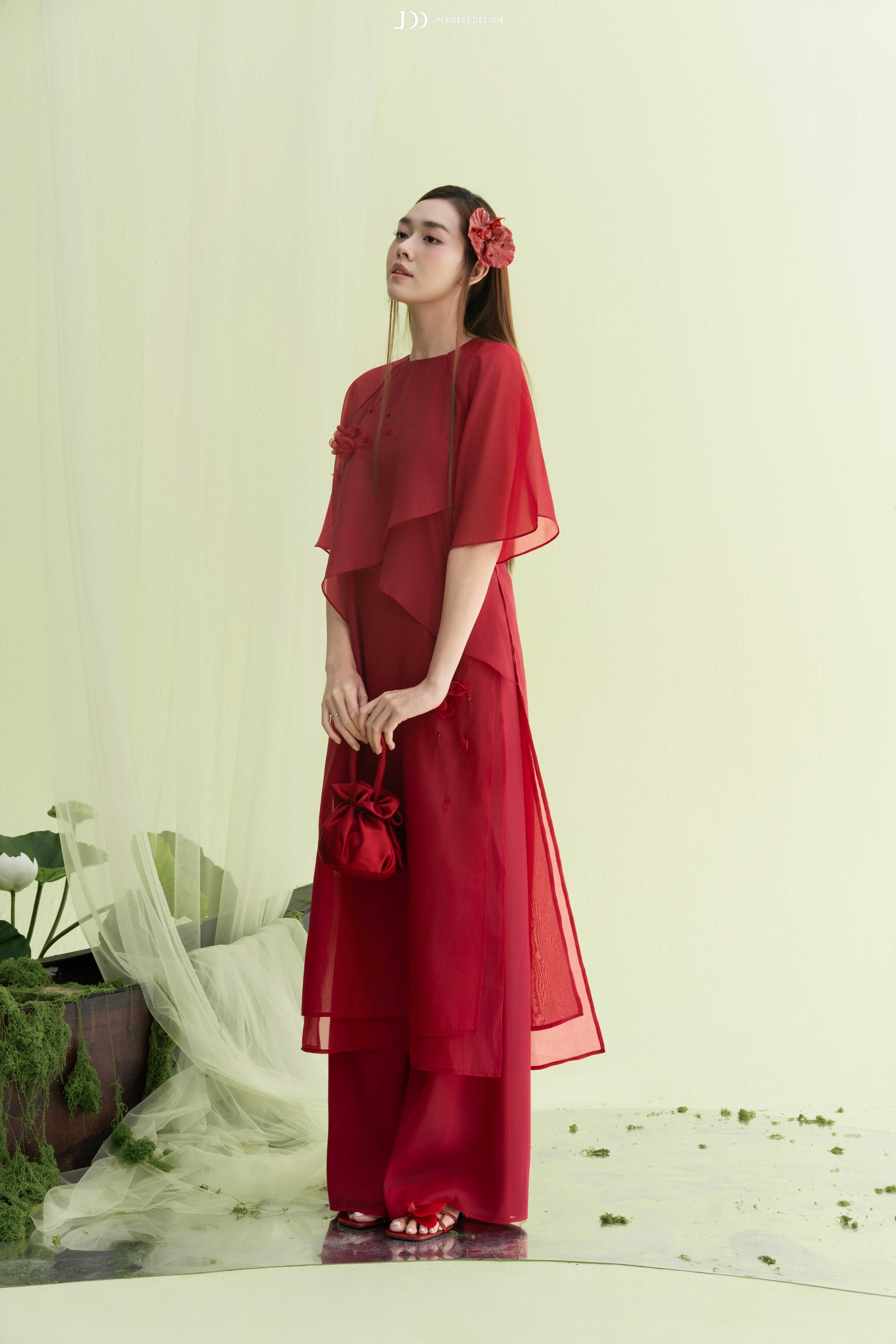 Áo dài cổ tròn bèo đổ