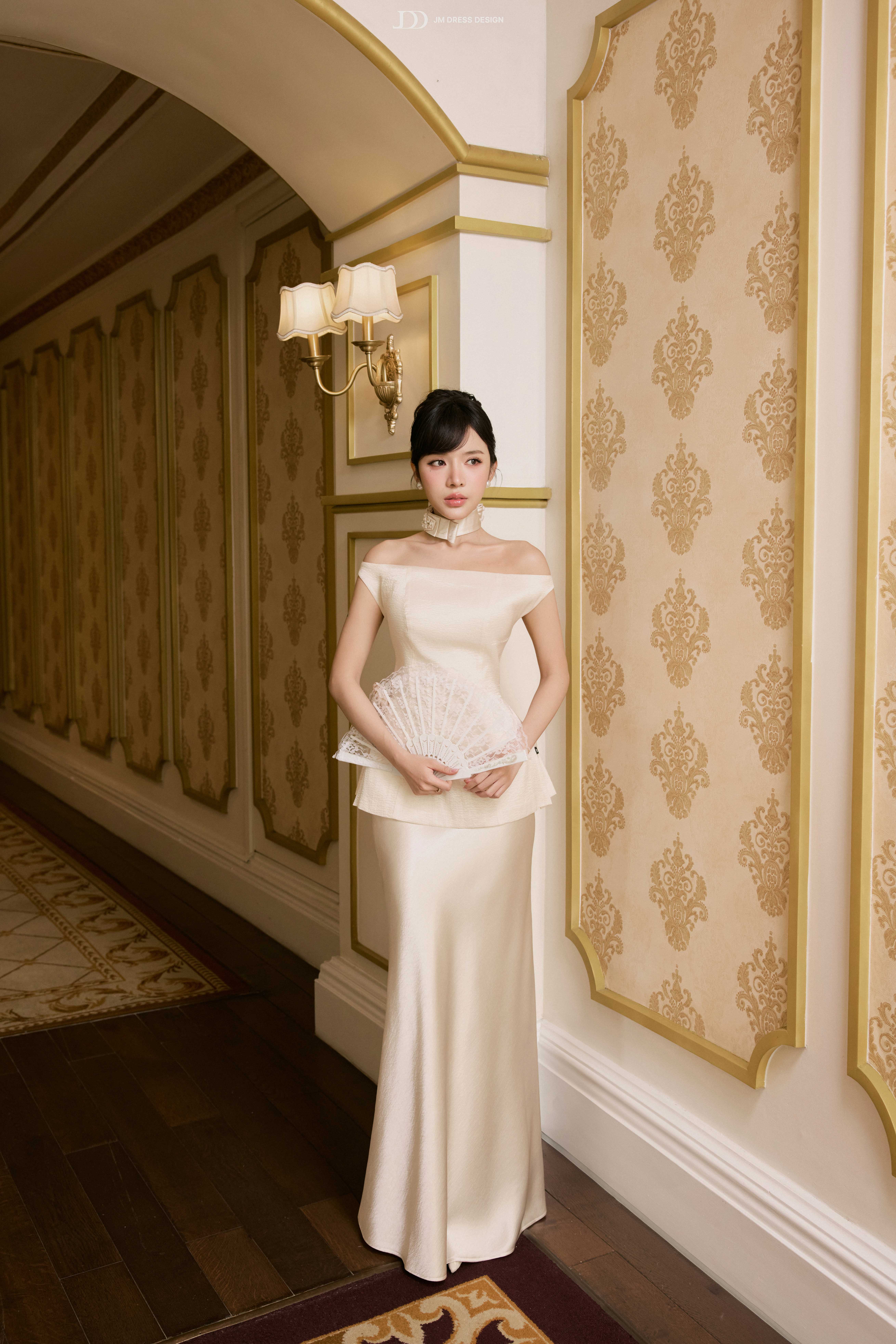 Áo kiểu cổ ngang hông xếp ly