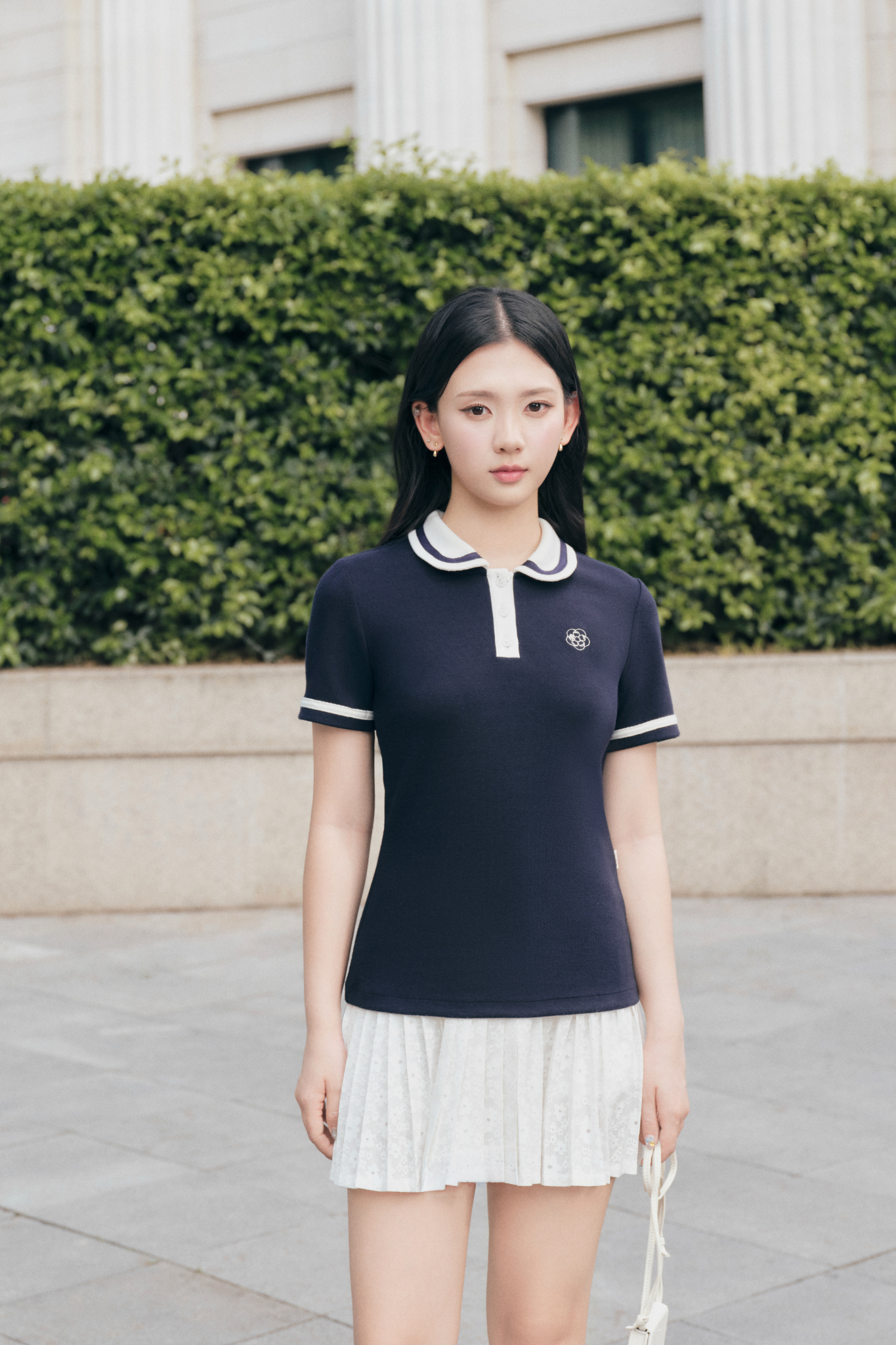 Áo polo cổ sen, phối viền cổ và gấu tay