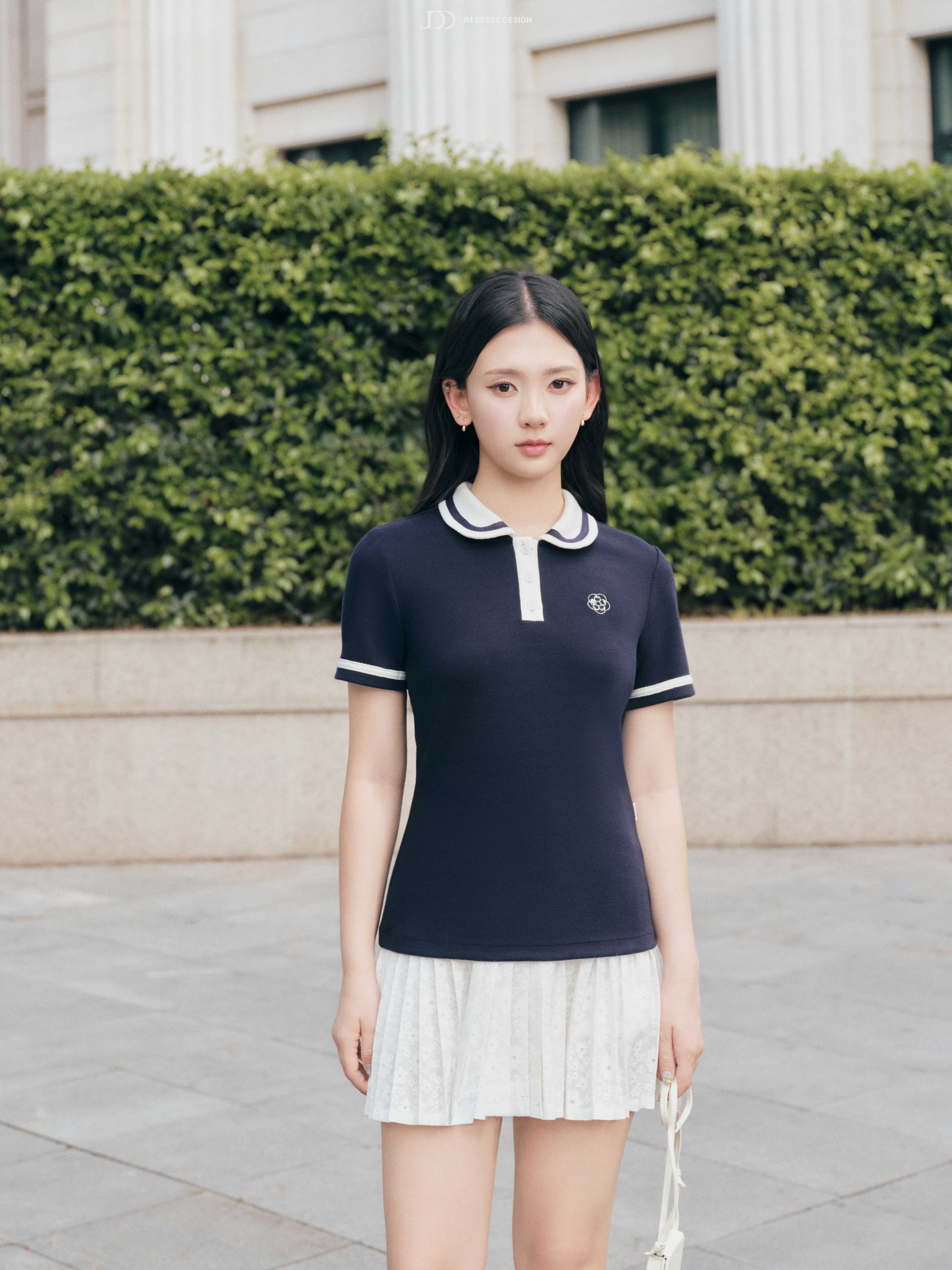 Áo polo cổ sen, phối viền cổ và gấu tay