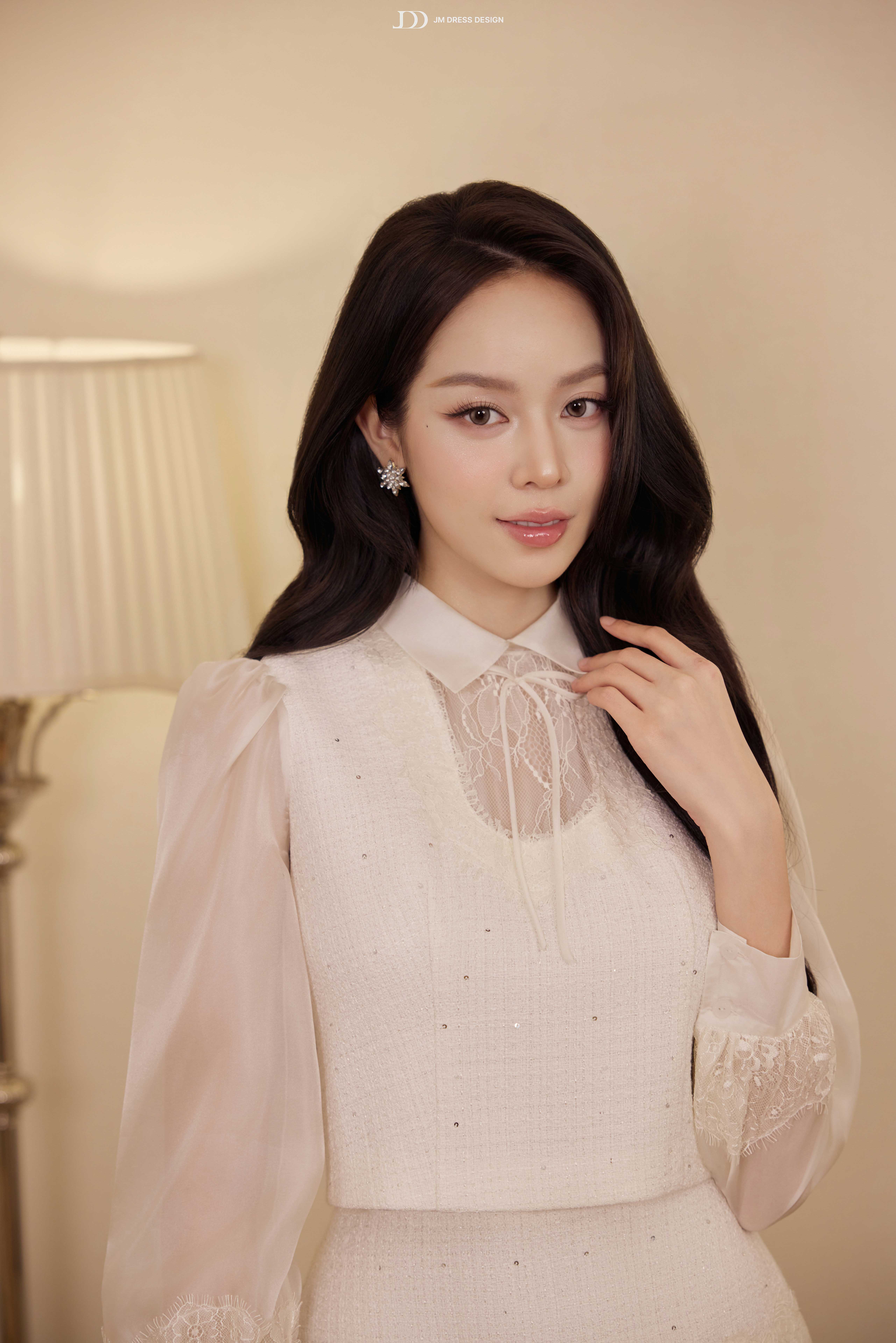 Áo tweed dáng ngắn phối tơ