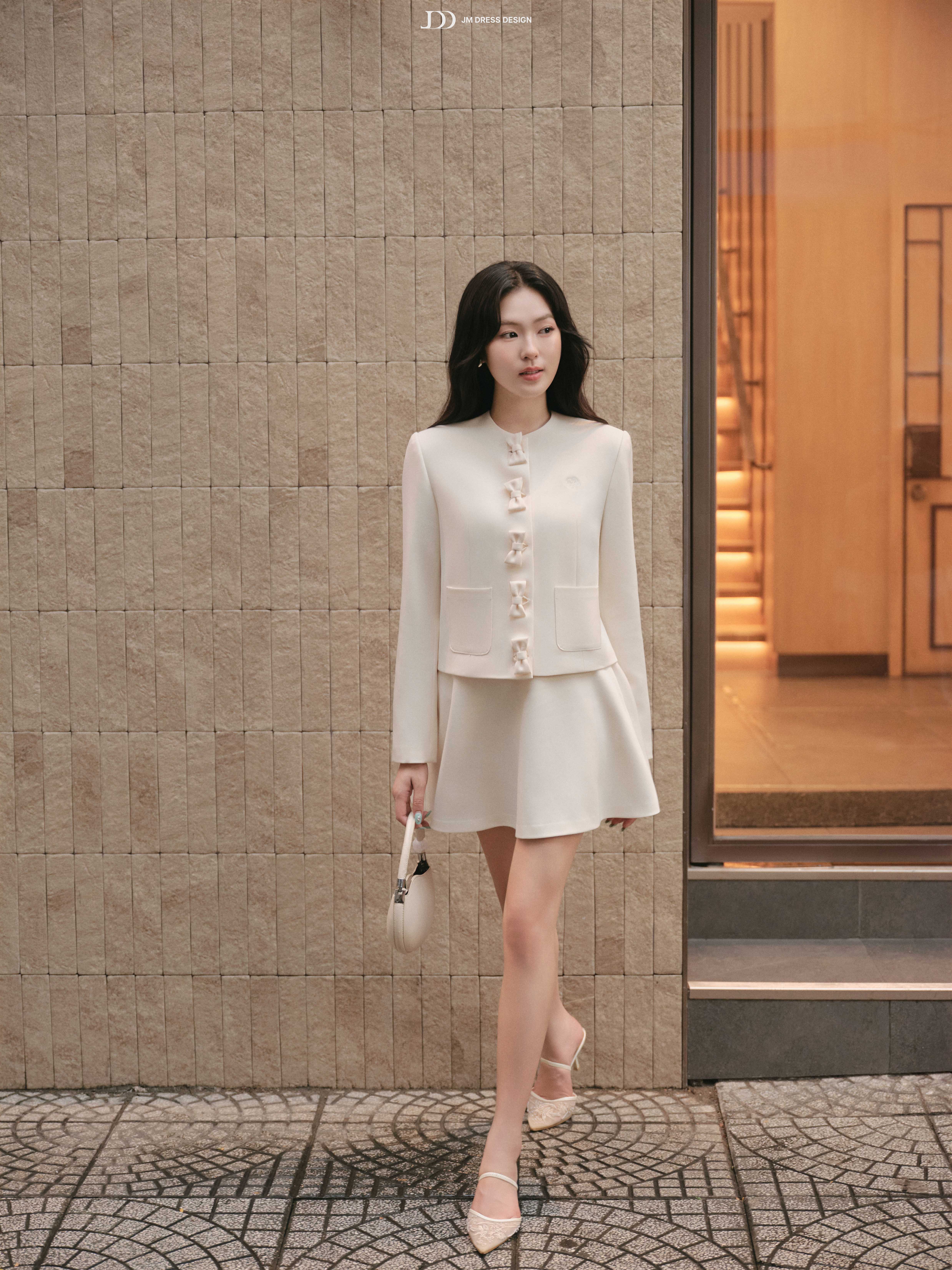 Chân váy ngắn đổ