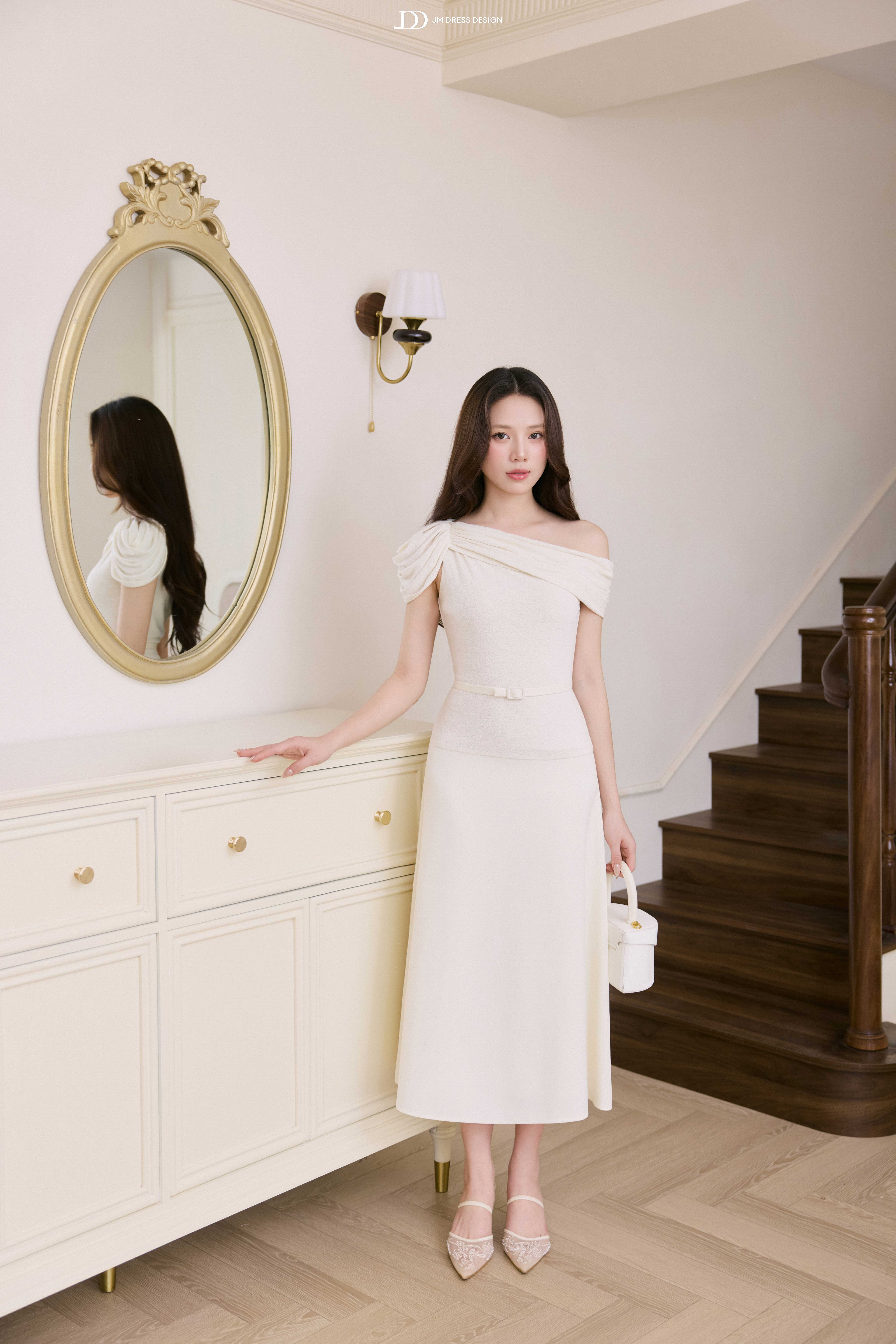 Đầm Xuân Hè chân đổ ngang vai