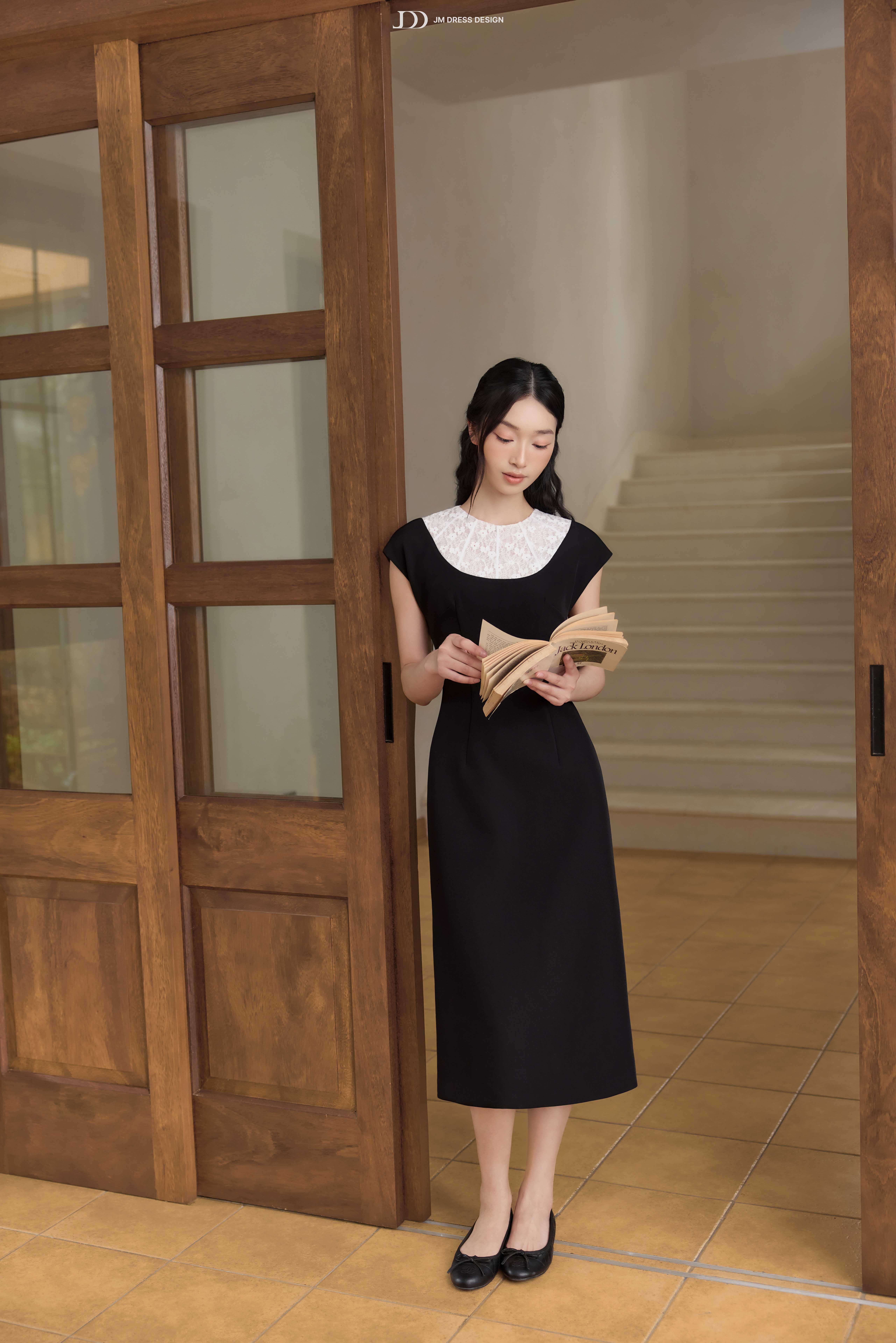 Đầm Xuân Hè phối cổ ren, chân suông nhỏ