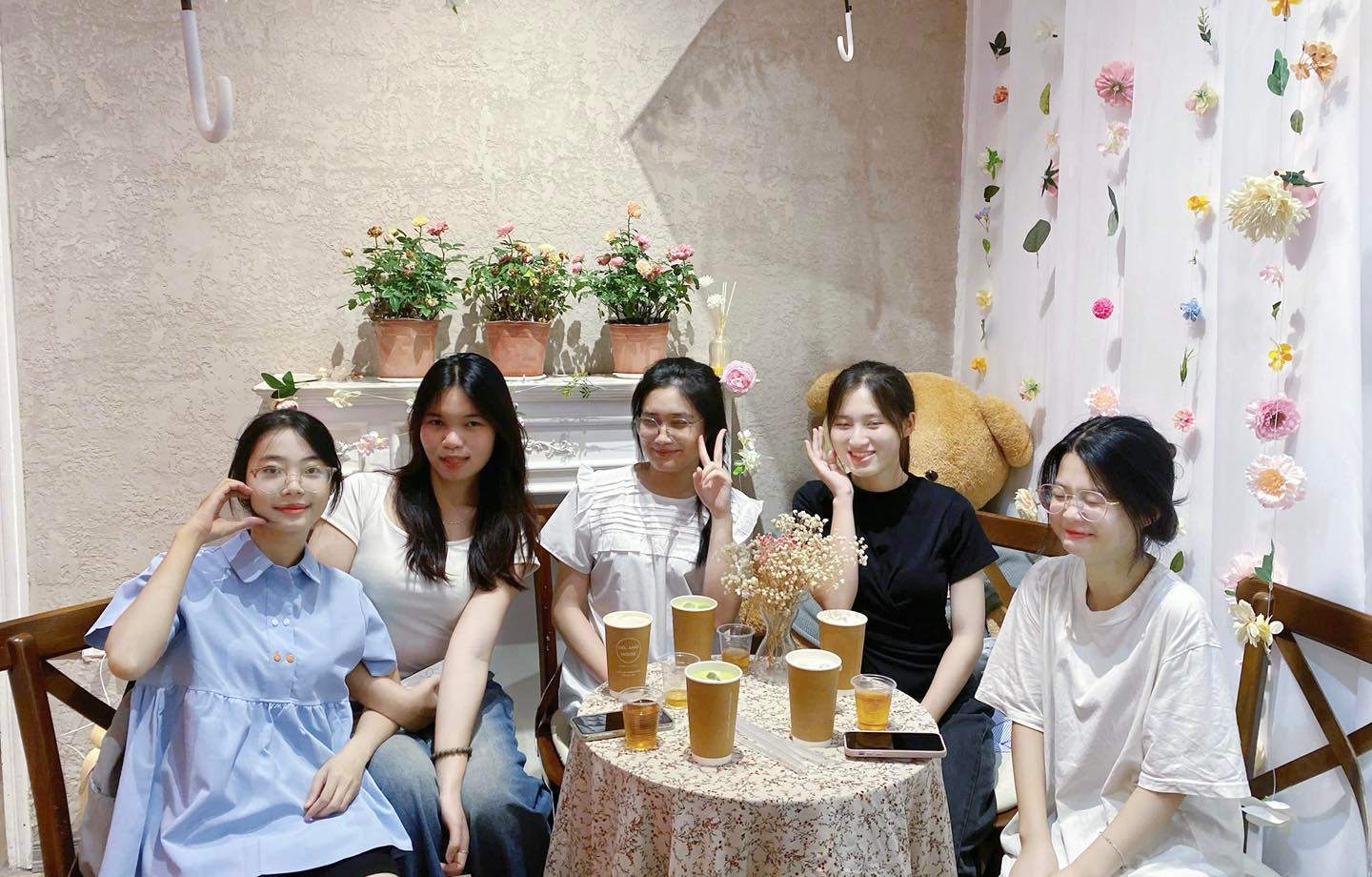 Quán cà phê cafe mở đêm muộn qua đêm 24/24 tới sáng