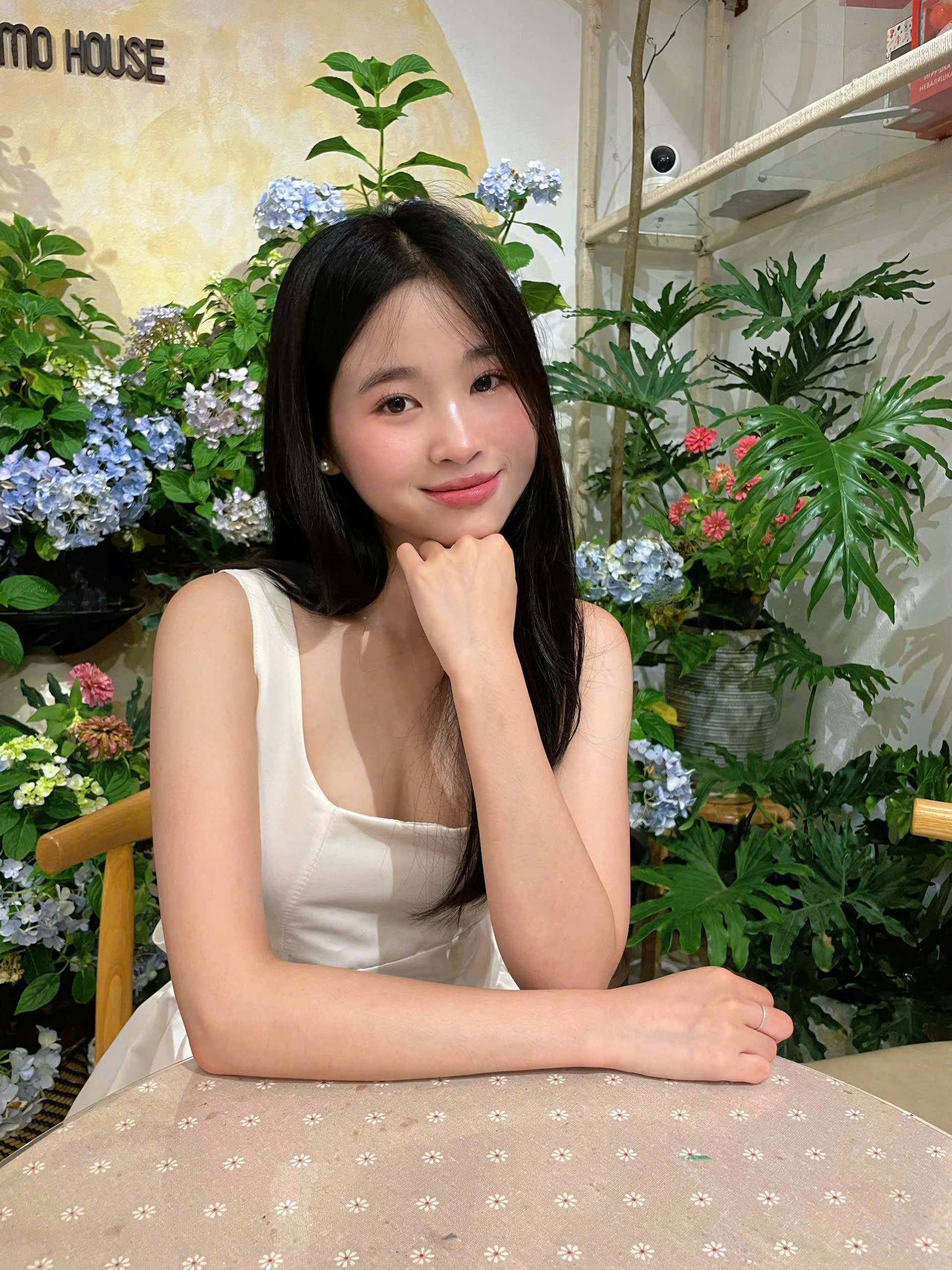 Quan-ca-phe-cafe-duoc-review-trang-tri-dep-ha-noi-2-7-2025-4.jpg
