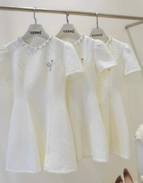 Váy nữ Germe VVNH042516 saber dress dáng ngắn xoè a, tay bồng thêu ngực HN25V18(Y)