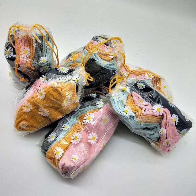 Set 10 đôi tất Hoa Cúc Hot Trend kèm túi rút xịn sò - 1 set kèm túi