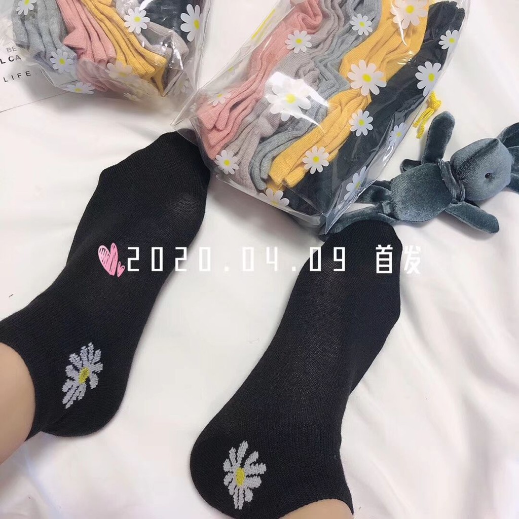 Set 10 đôi tất Hoa Cúc Hot Trend kèm túi rút xịn sò - 1 set kèm túi