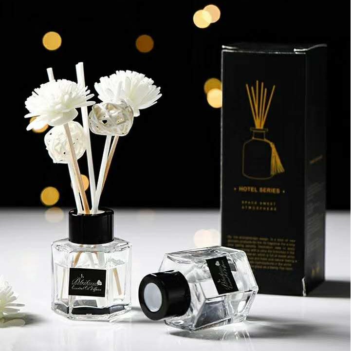 Tinh Dầu Nước Hoa Để Phòng Mẫu Mới Hotel Series 50ml(Vỏ Đen)