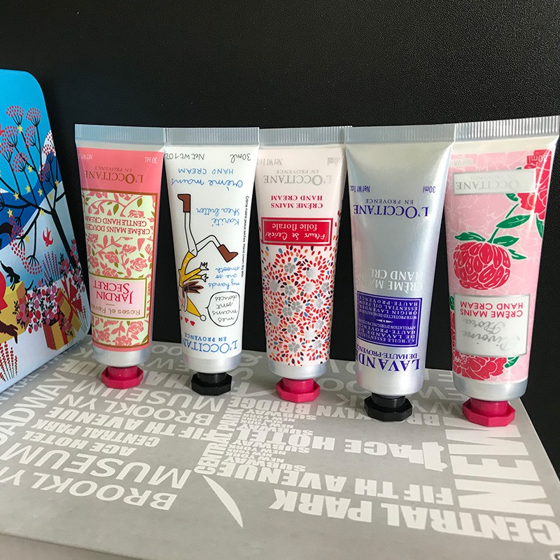 Set Kem Dưỡng Da Tay L'Occitane - Hộp Thiếc Sang Trọng- 5 Tuýp Mỗi Tuýp 30ml Thực Sự Là Lựa Chọn Tốt Nhất Cho Quà Tặng - 1 Set kèm túi