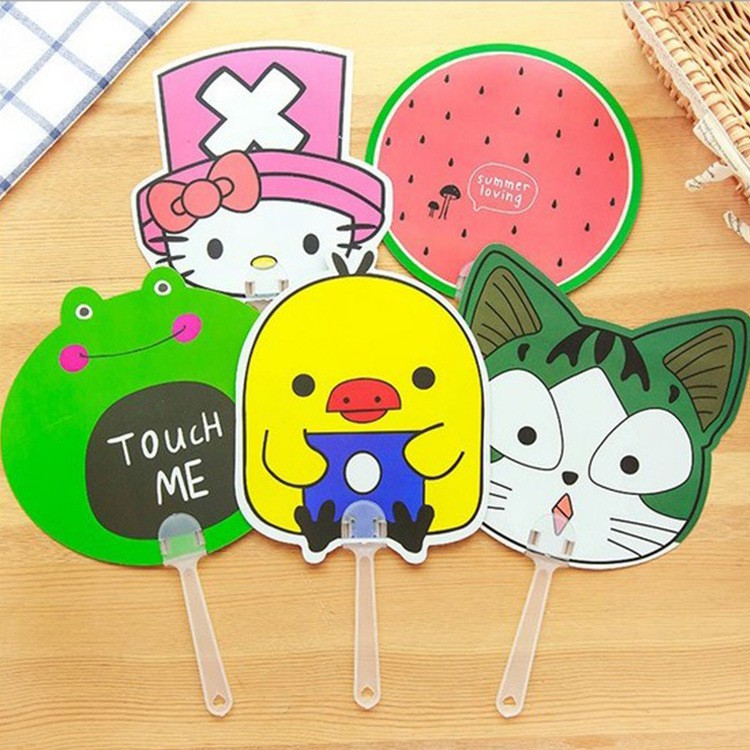 Quạt Nhựa Cầm Tay Cute Nhiều Hình - Giao Mẫu Ngẫu Nhiên - Quạt Nan Cụp Xòe