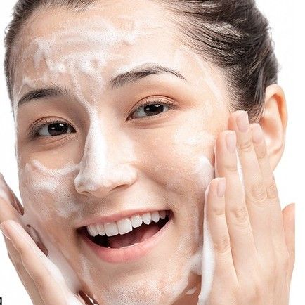 Sữa Rửa Mặt Tạo Bọt Tinh Chất Đào Tươi BIOAQUA-NO.BQY72653