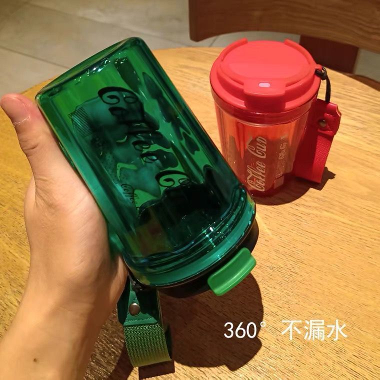 Bình Nước COFFE CUP NHỰA Trong Kiểu Cocacola