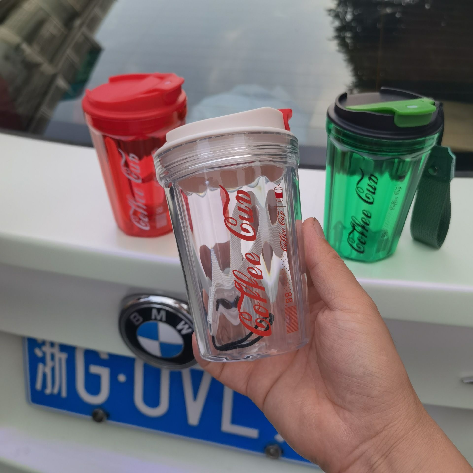 Bình Nước COFFE CUP NHỰA Trong Kiểu Cocacola